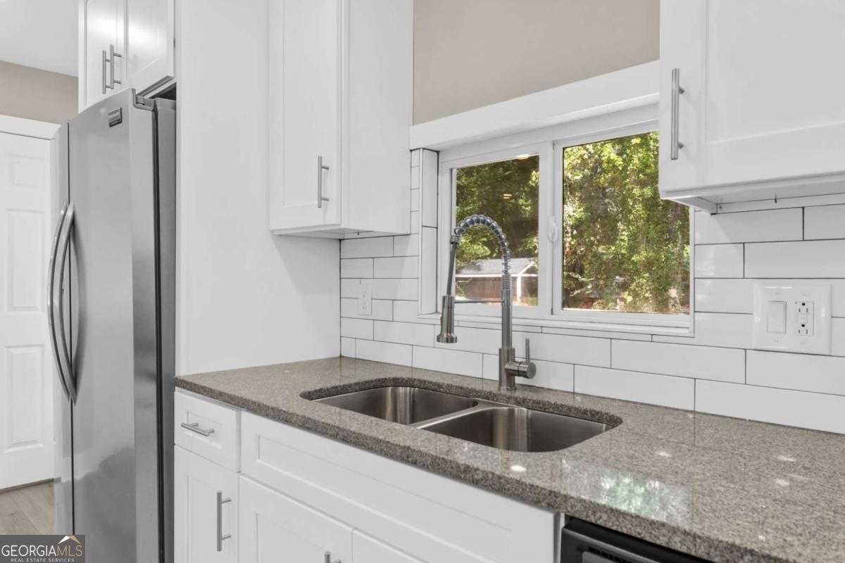 2780 Long Way Property Photo 9