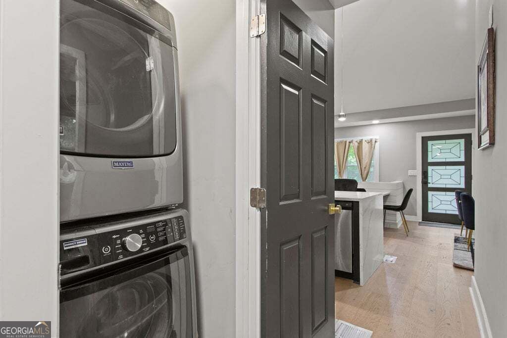1990 Flintwood Drive Se Property Photo 18