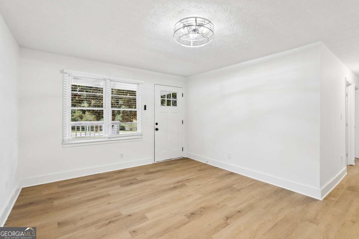 210 Douglas Street Property Photo 7