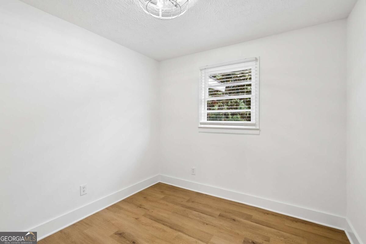 210 Douglas Street Property Photo 14