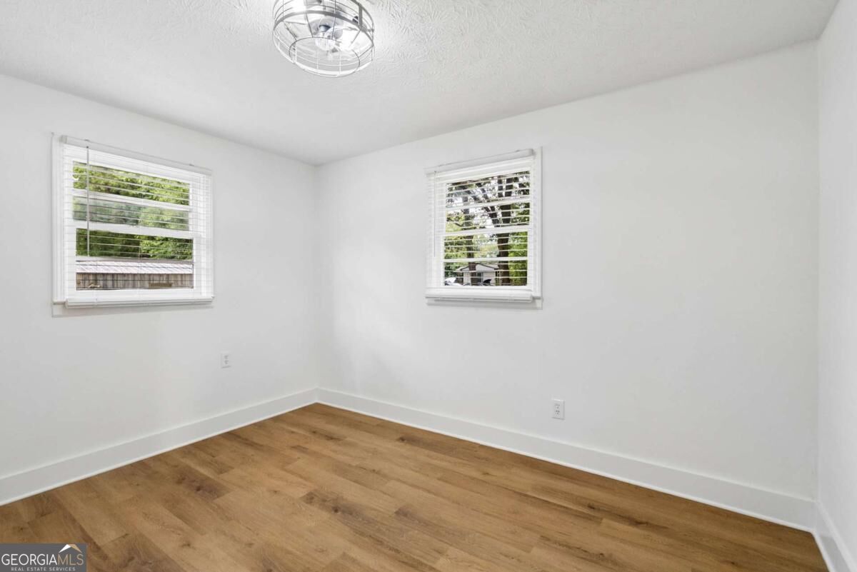 210 Douglas Street Property Photo 18