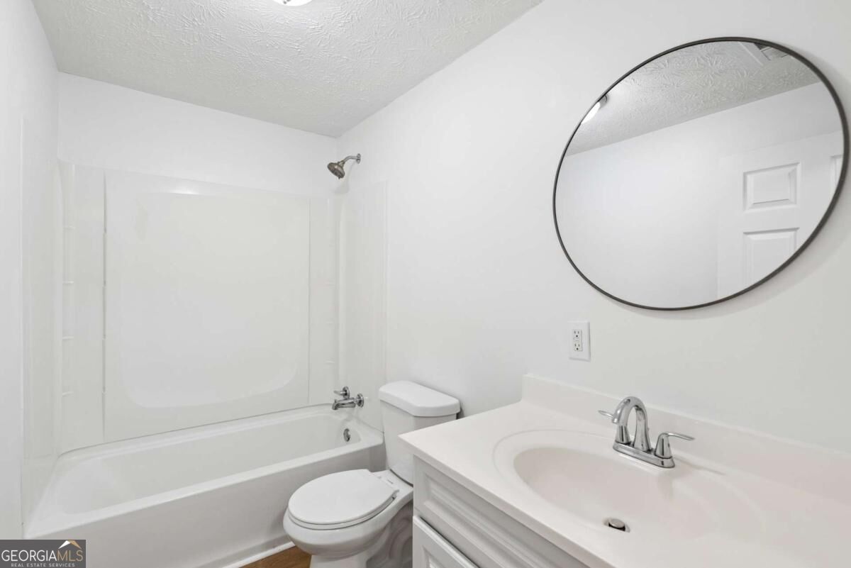 210 Douglas Street Property Photo 20