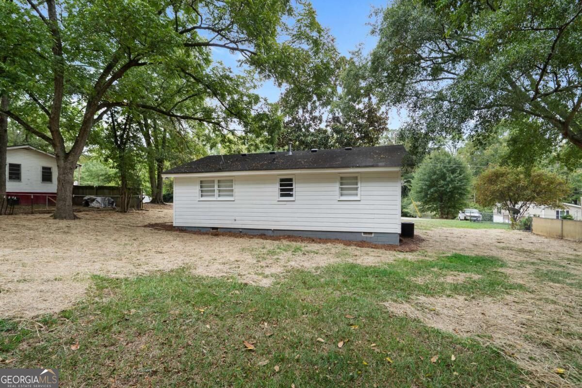 210 Douglas Street Property Photo 23