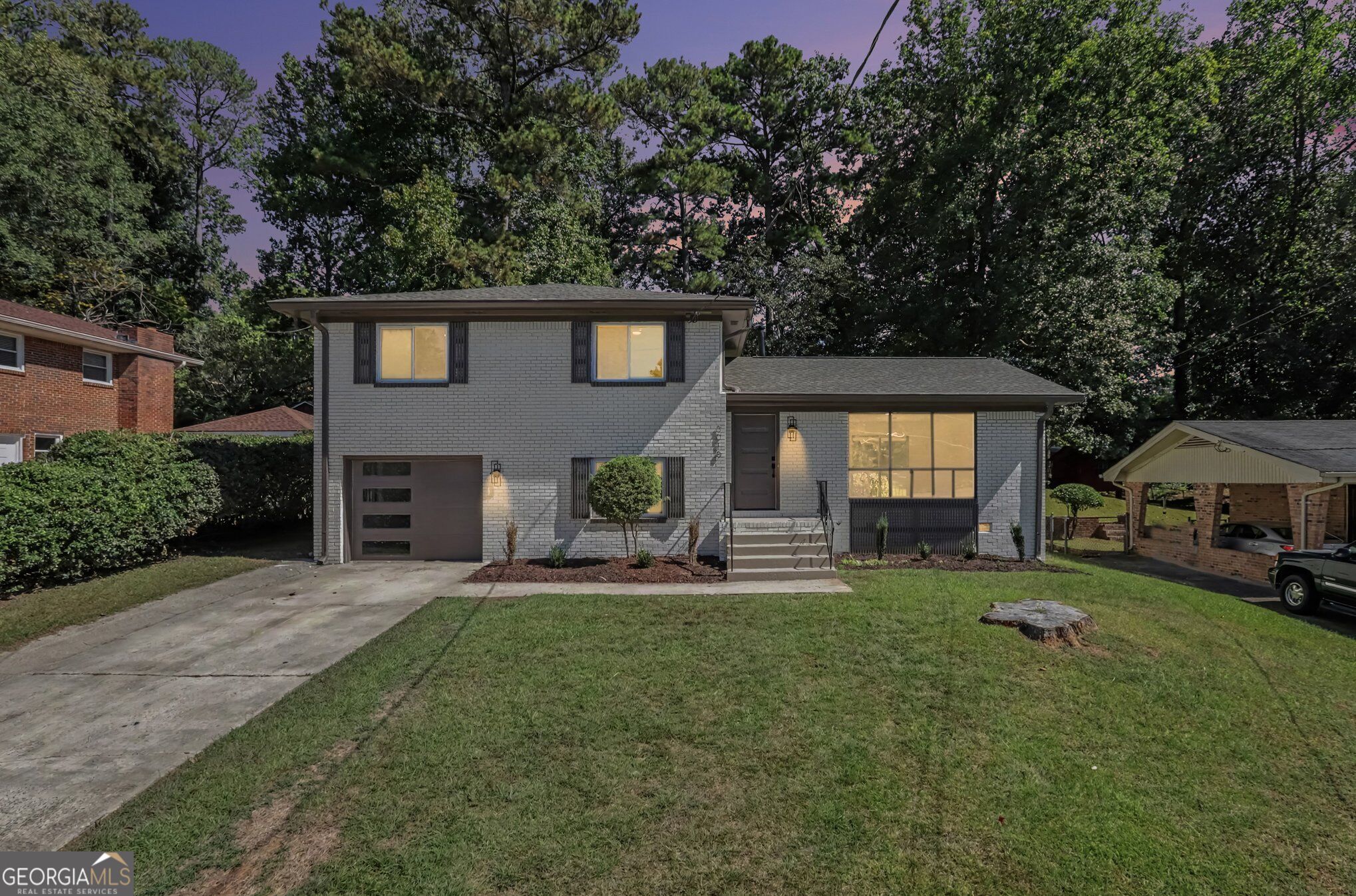 3018 Thrasher Circle Property Photo 1