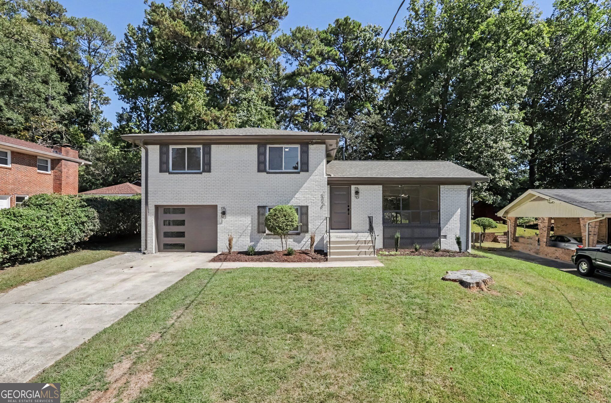 3018 Thrasher Circle Property Photo 2