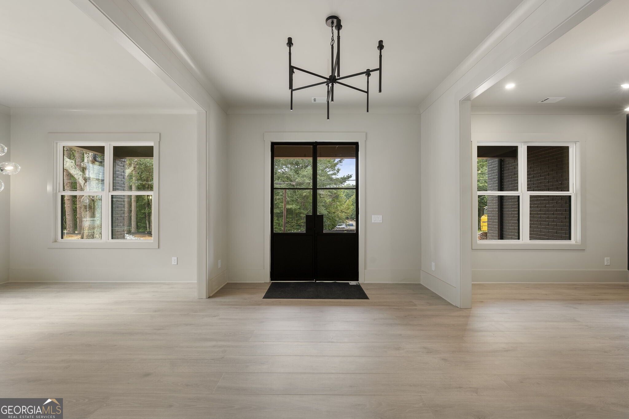 471 Thunder Road Property Photo 2