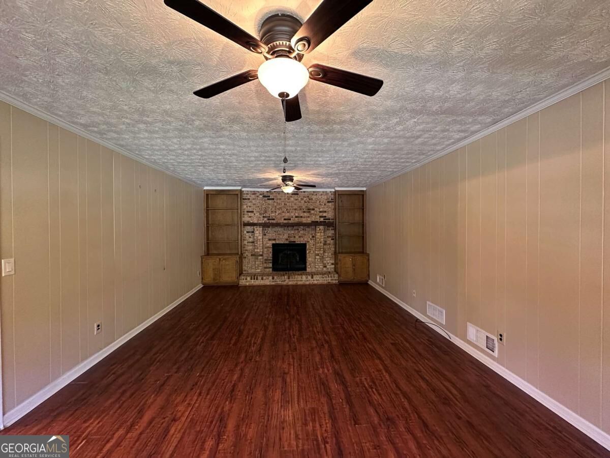 5377 Rockmoor Drive Property Photo 4