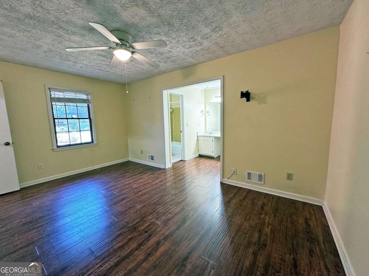 5377 Rockmoor Drive Property Photo 12