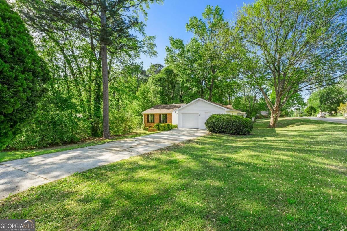 2254 Lisbon Lane Property Photo 2