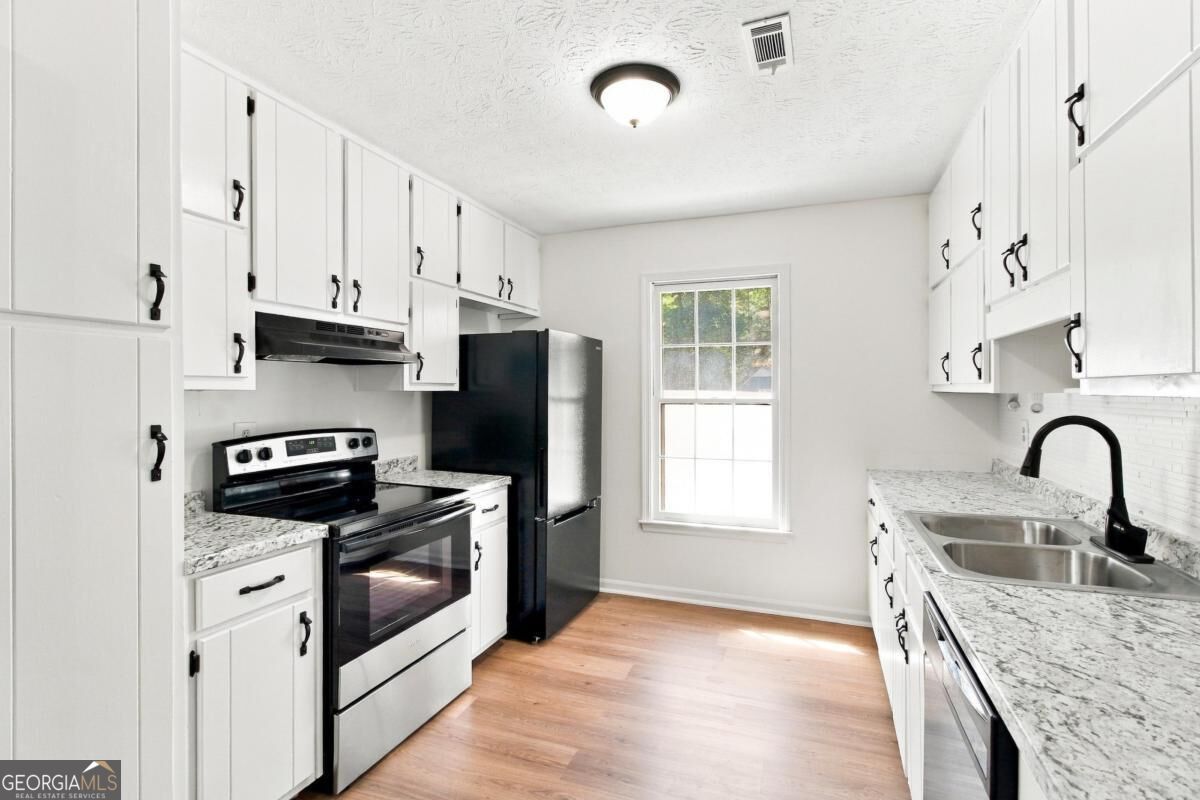 7260 Fernwood Drive Property Photo 8