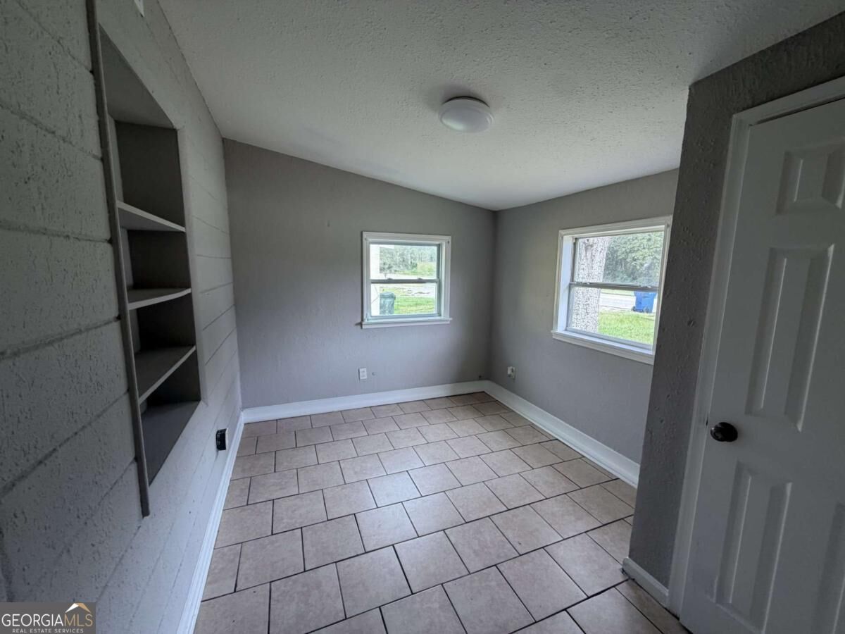 3851/3857 Cochran Avenue Property Photo 5