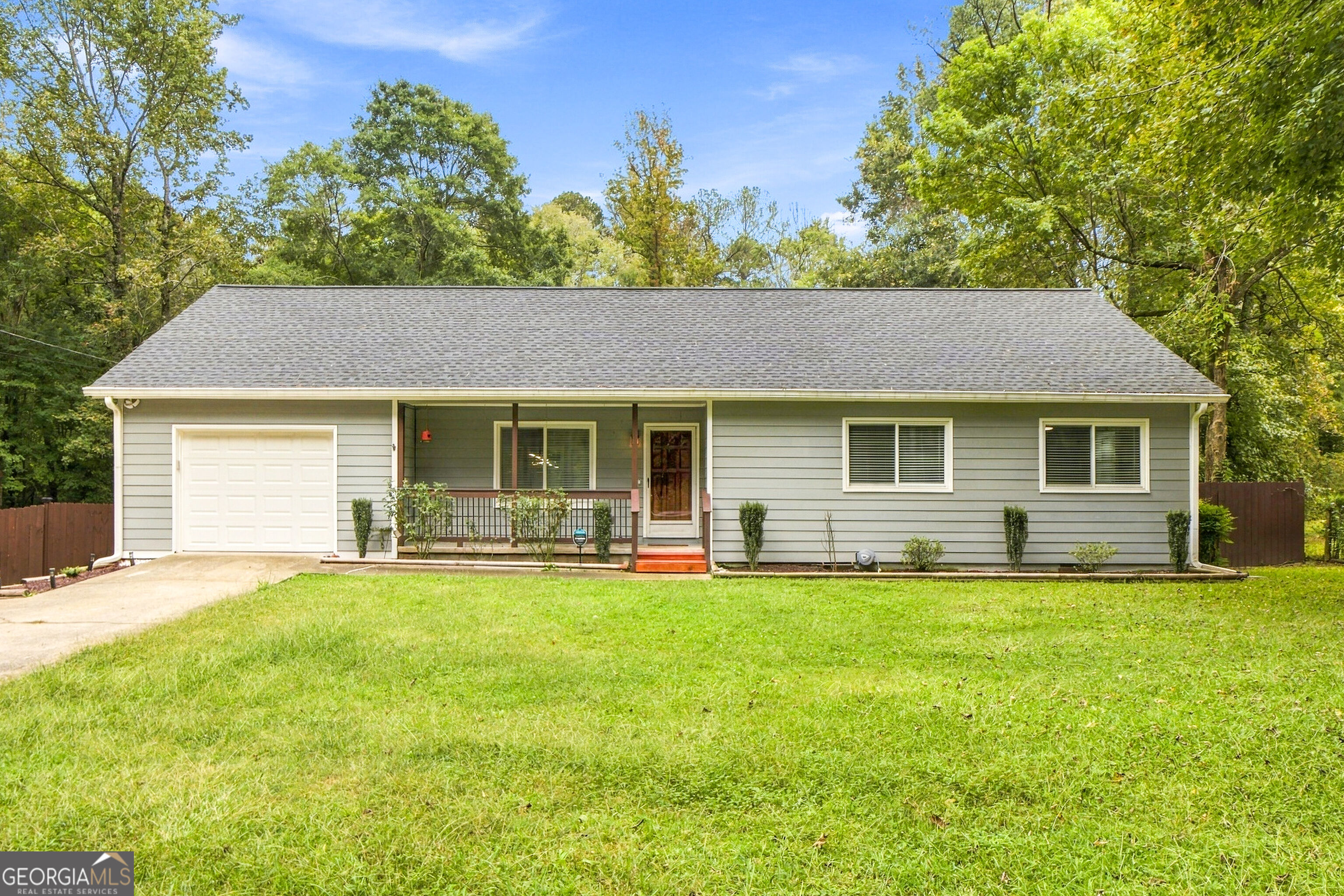 430 Pinehurst Drive Property Photo 2