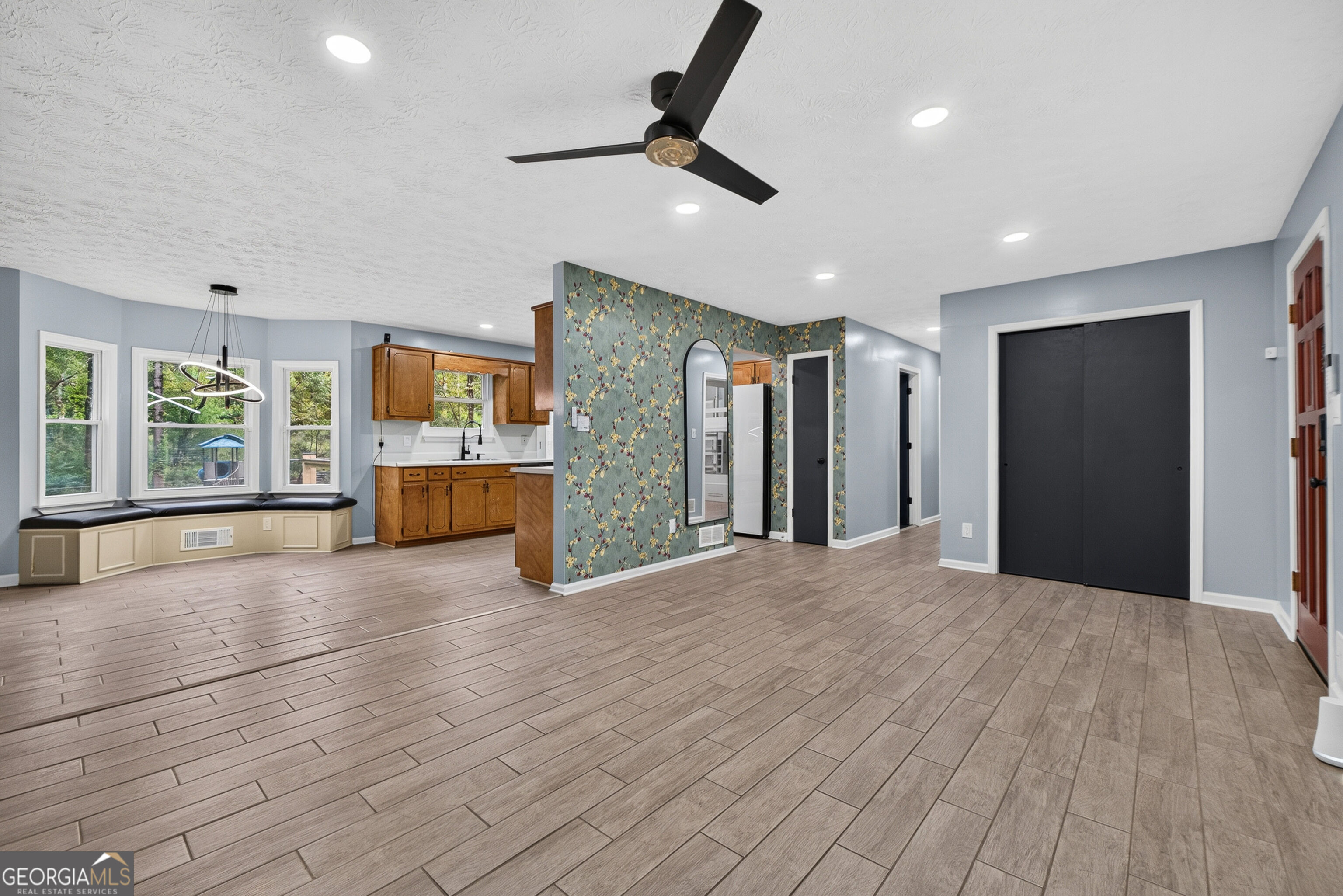 430 Pinehurst Drive Property Photo 8