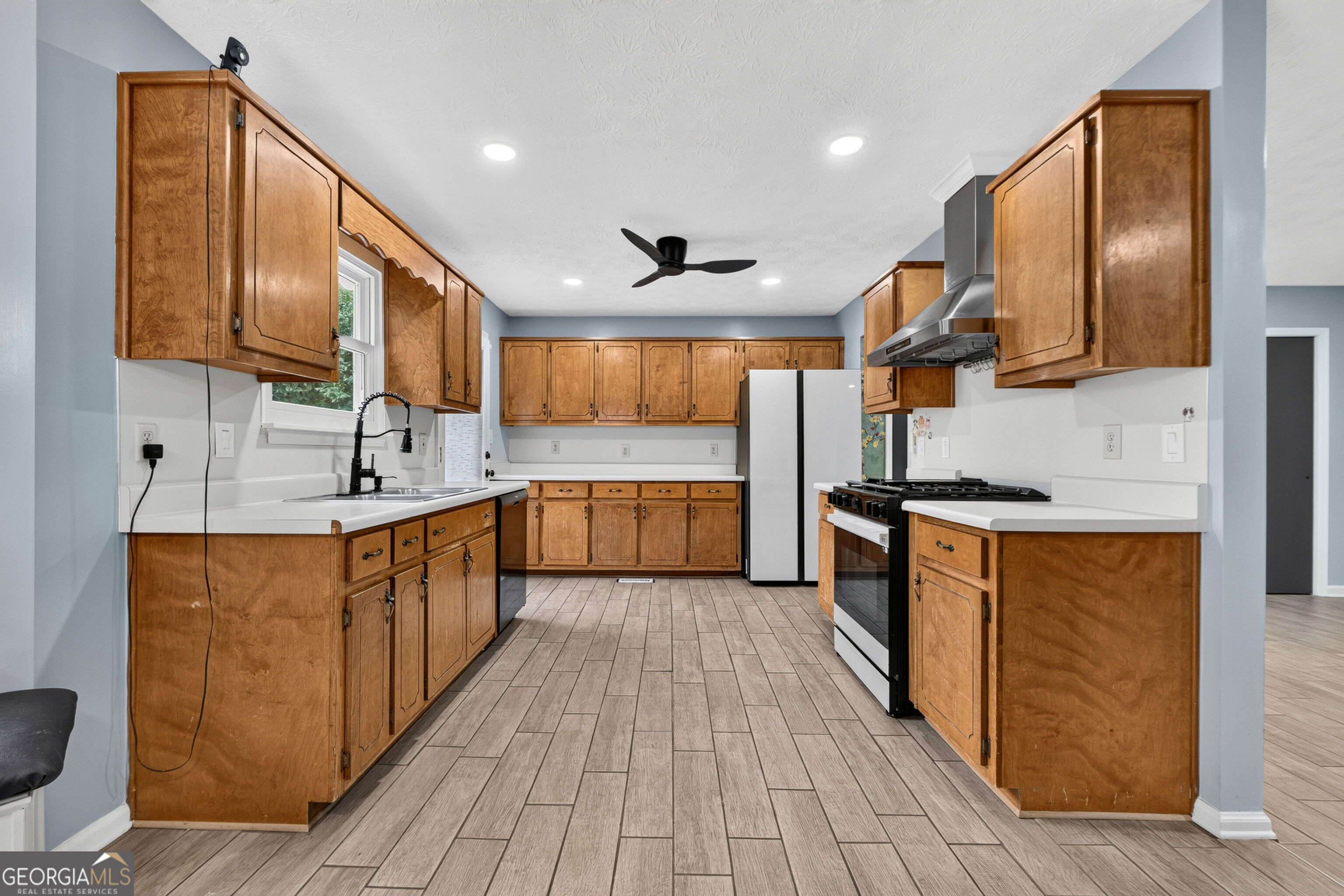 430 Pinehurst Drive Property Photo 11
