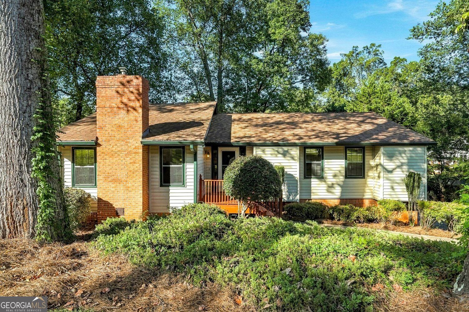 1750 Sundale Drive Property Photo 1