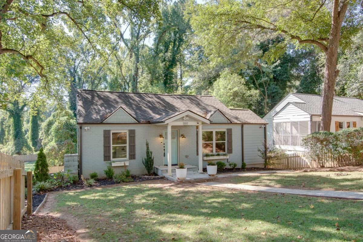 1197 Beechview Drive Se Property Photo 3