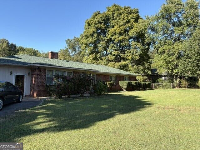 300 E Belmont Drive Property Photo 2