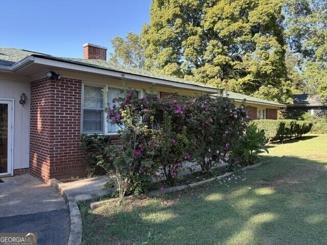 300 E Belmont Drive Property Photo 3