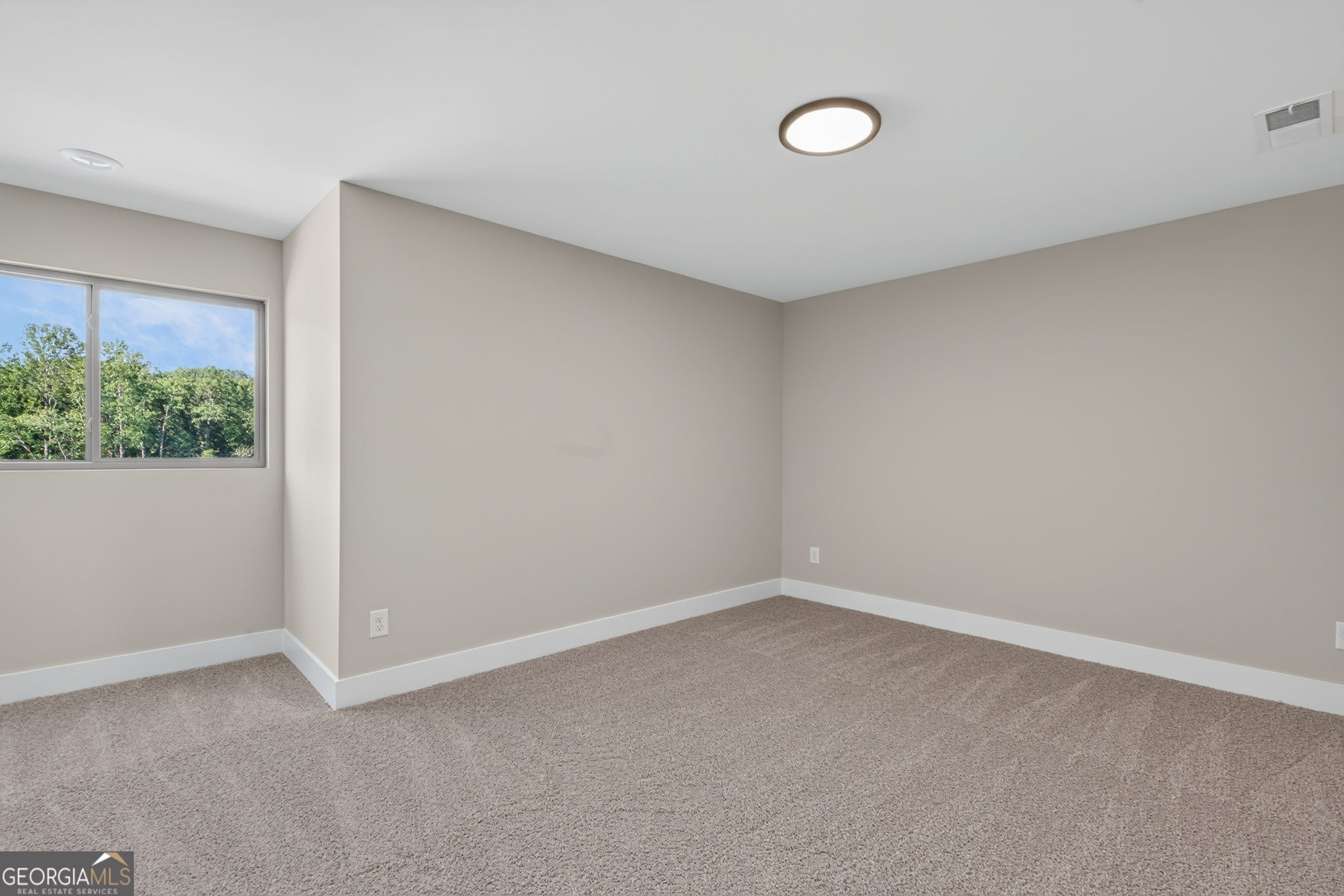 141 Hannahs Court Property Photo 31