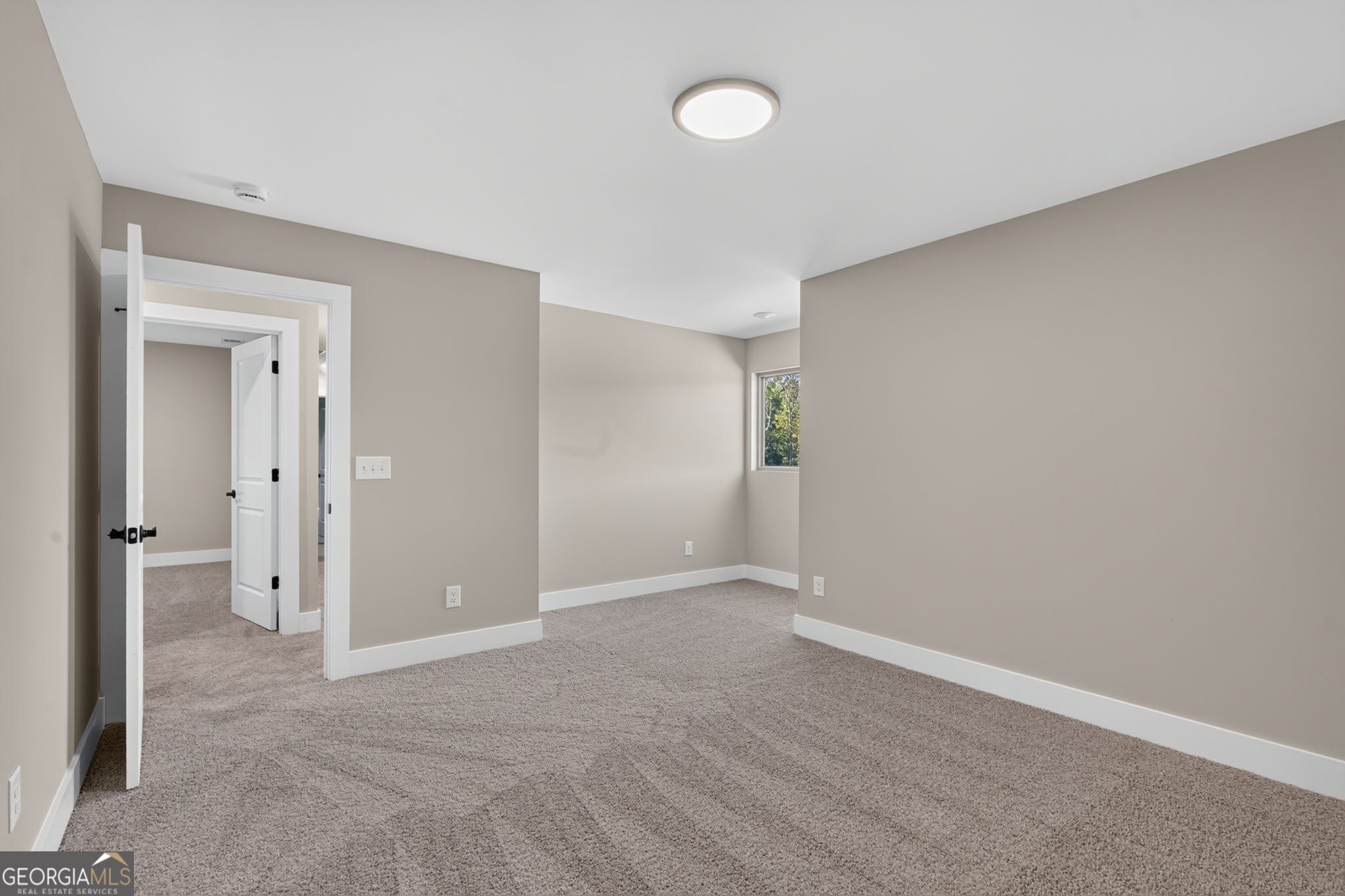 141 Hannahs Court Property Photo 32