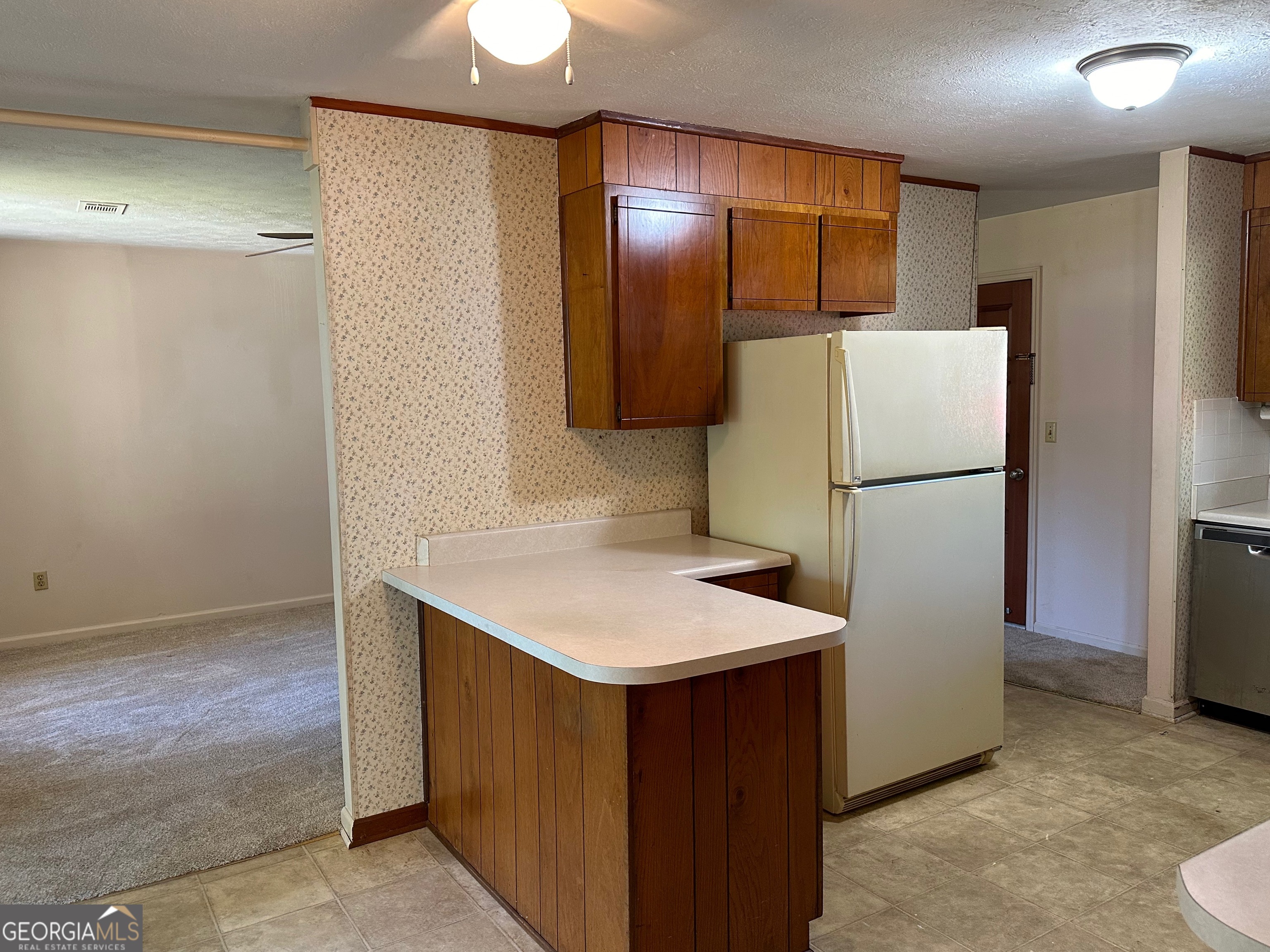 266 Valencia Circle Property Photo 4