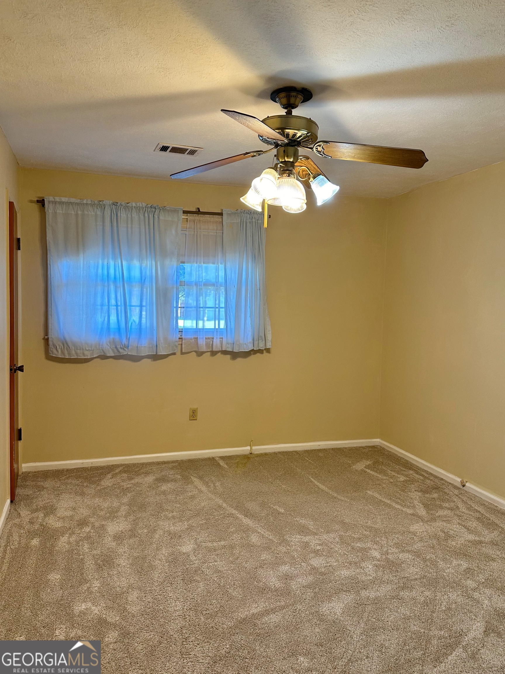 266 Valencia Circle Property Photo 7