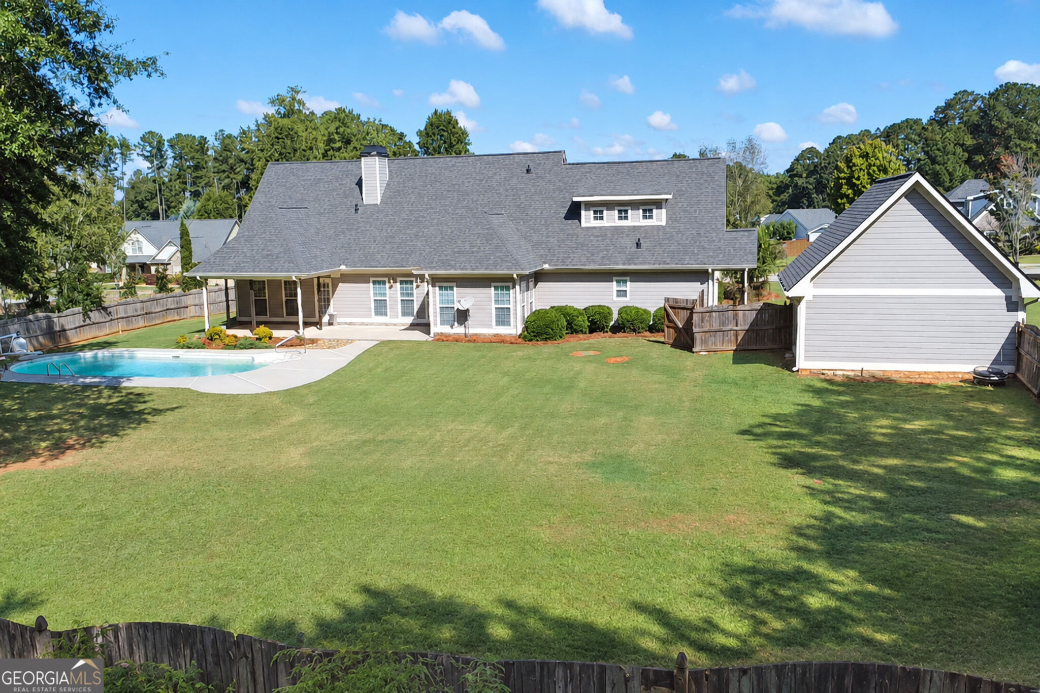 213 Suffolk Way Property Photo 5