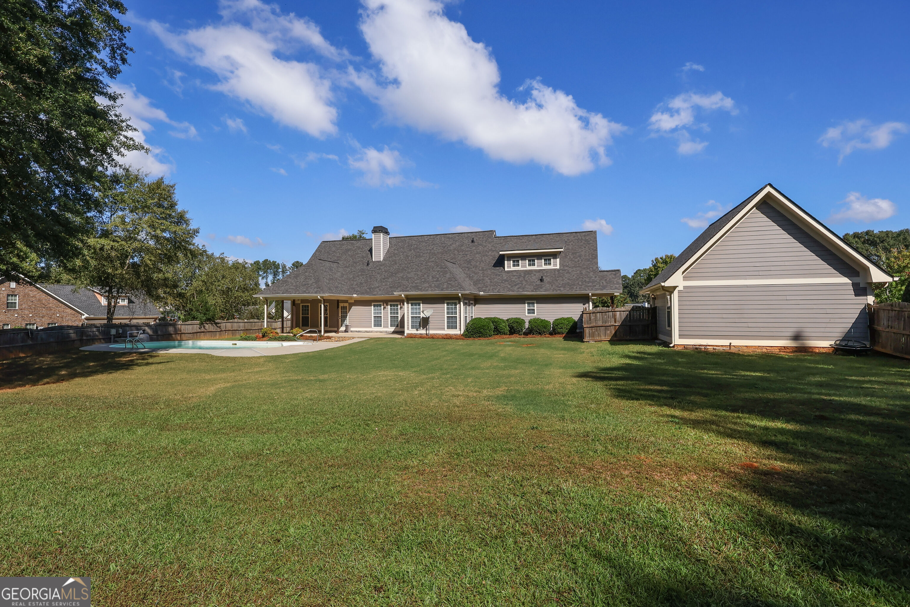 213 Suffolk Way Property Photo 8