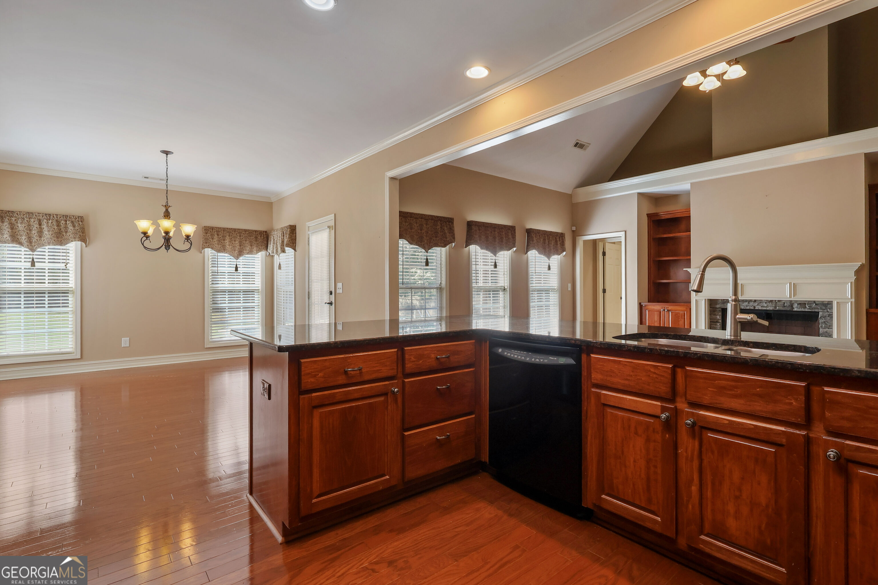 213 Suffolk Way Property Photo 17