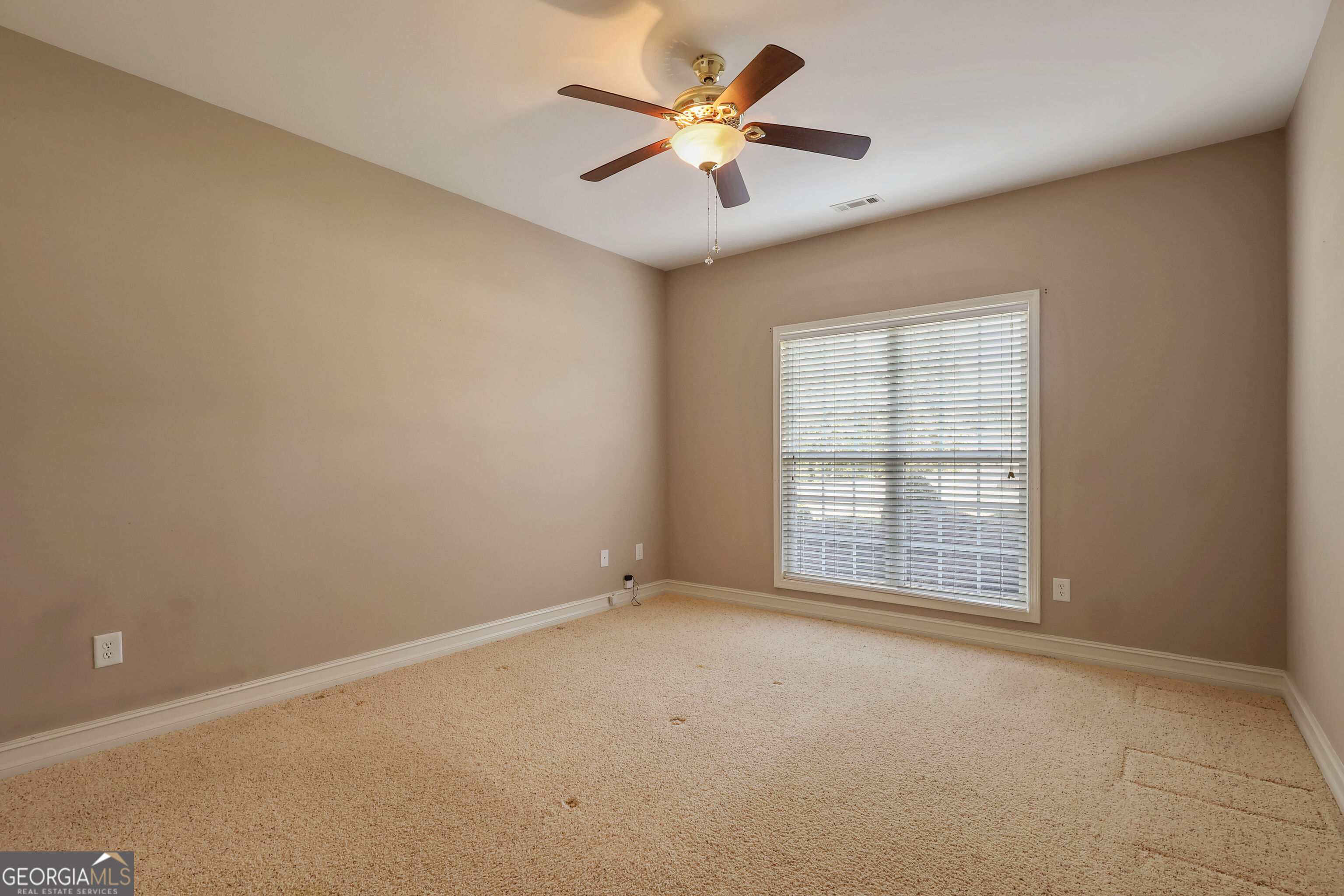 213 Suffolk Way Property Photo 27