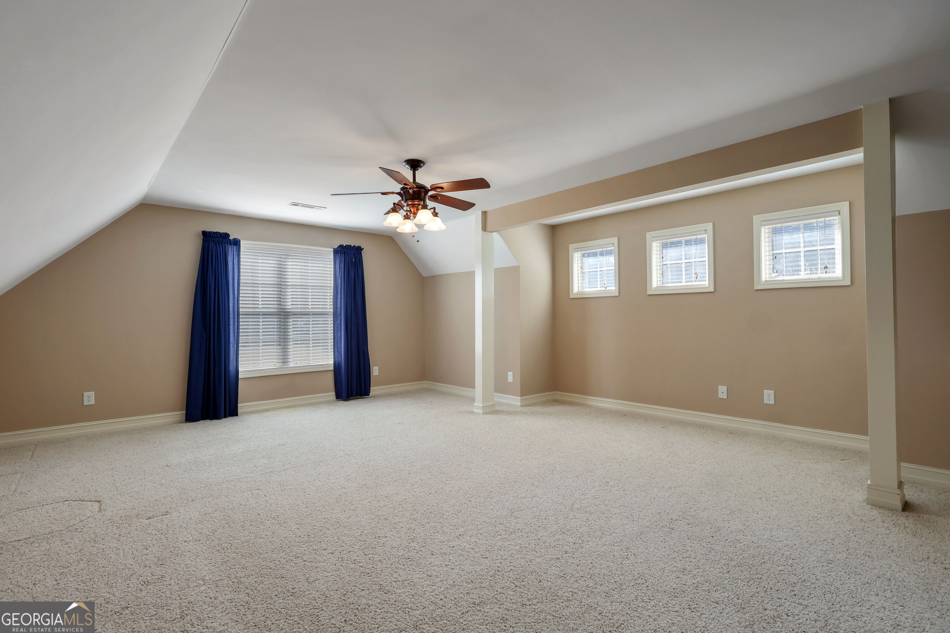 213 Suffolk Way Property Photo 31