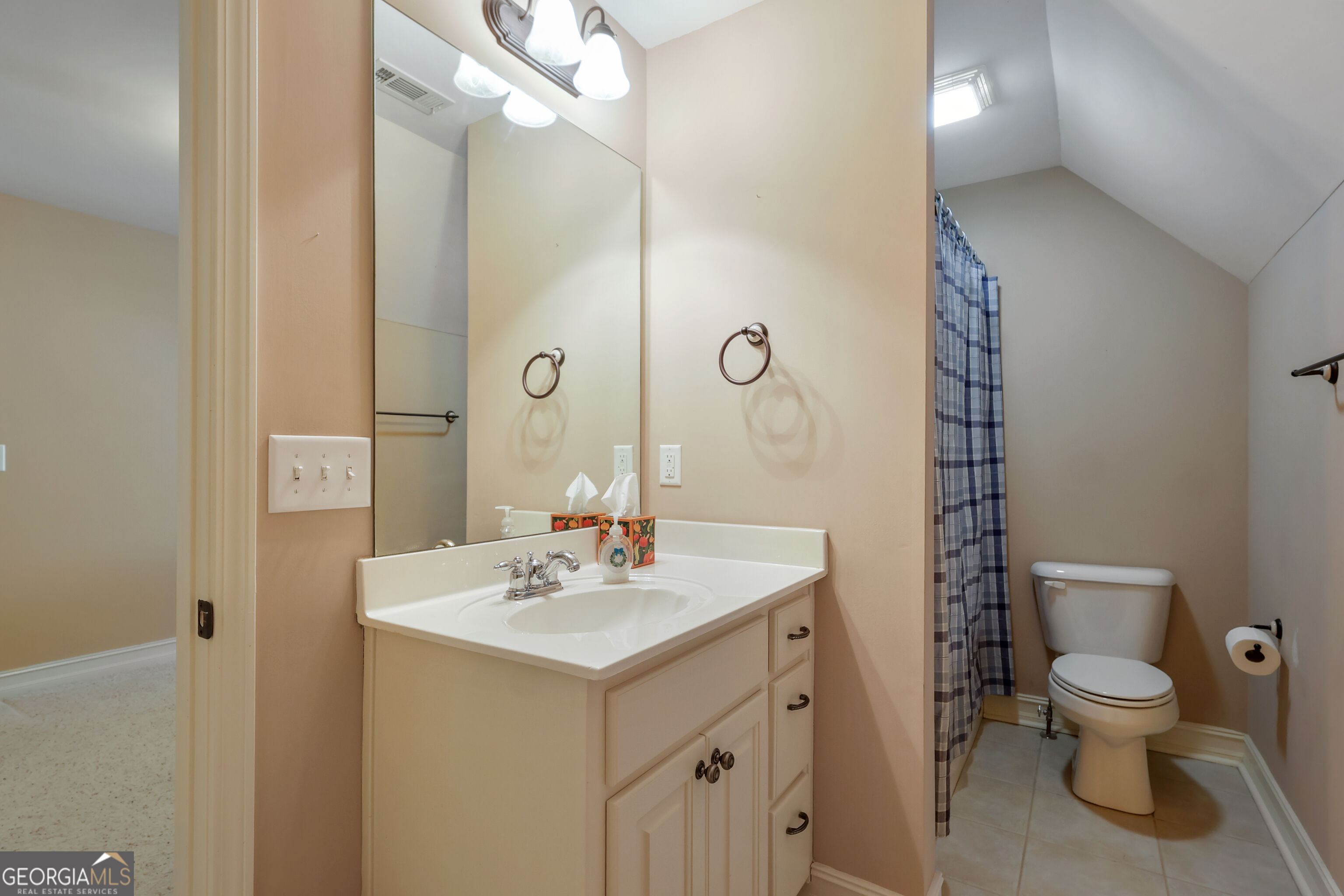 213 Suffolk Way Property Photo 33