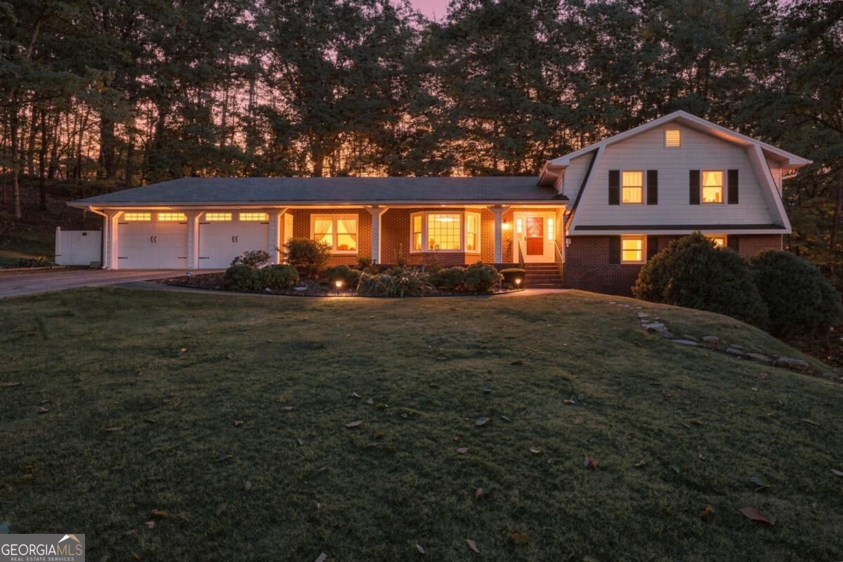 2555 Ridge Park Drive Property Photo 1