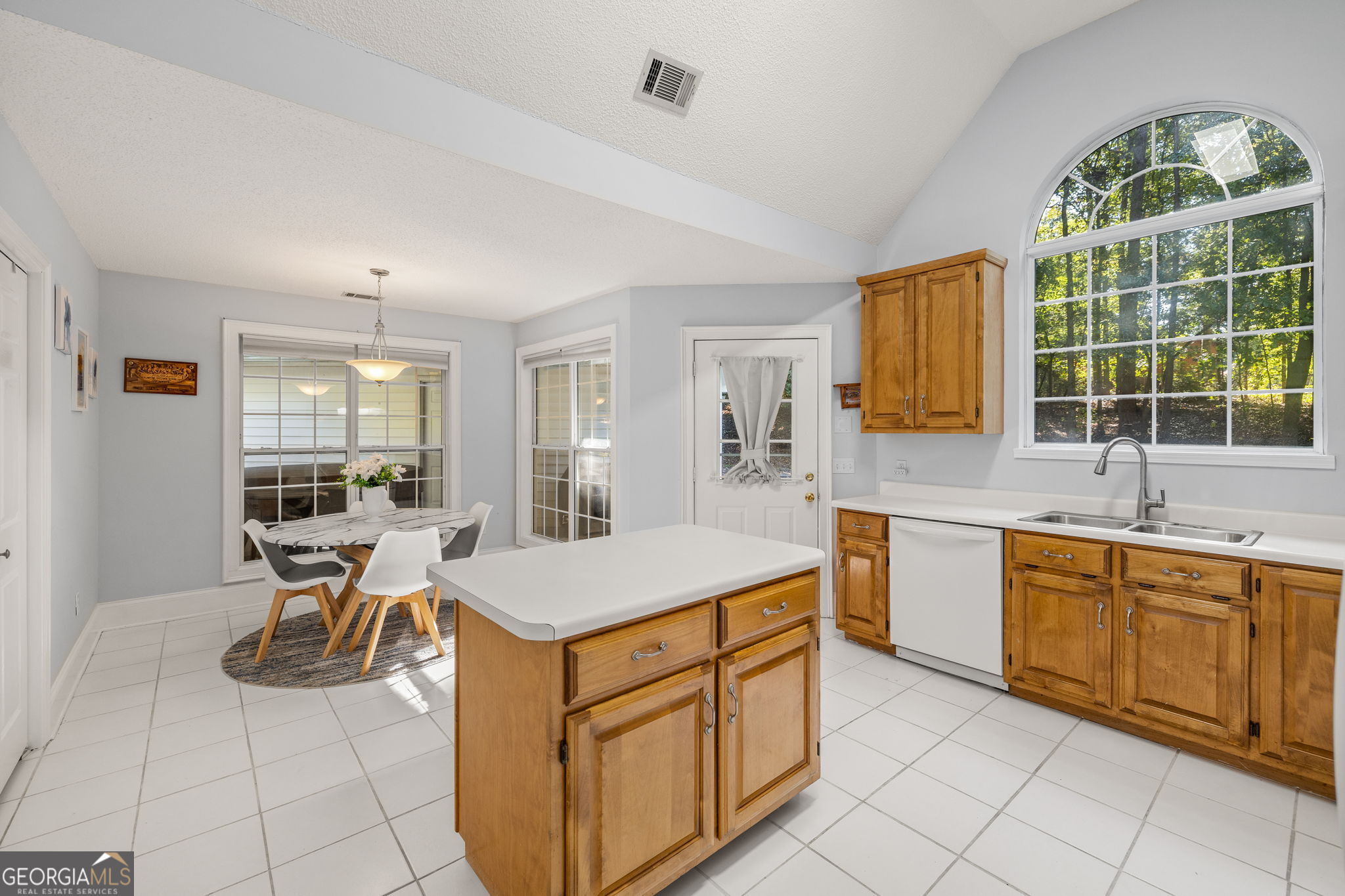 164 Williamson Street Property Photo 13