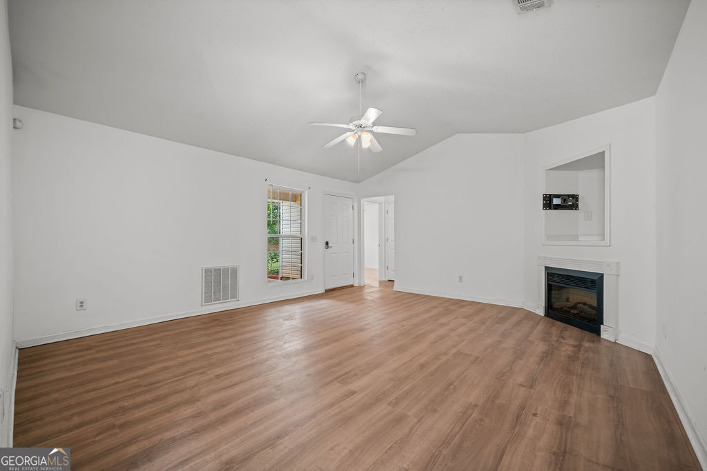 179 Cynthia Court Property Photo 3