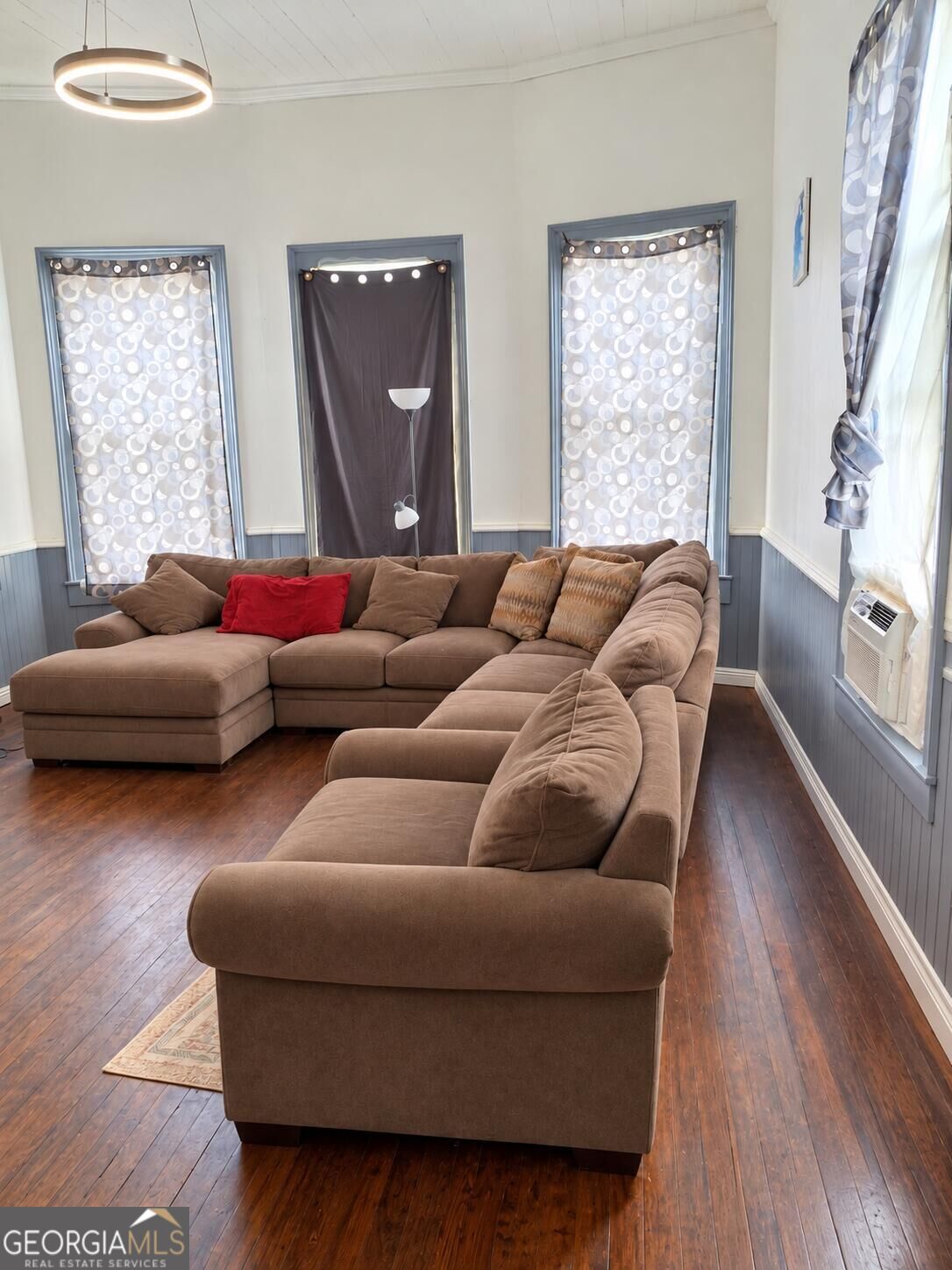 1411 N Lee Street Property Photo 3