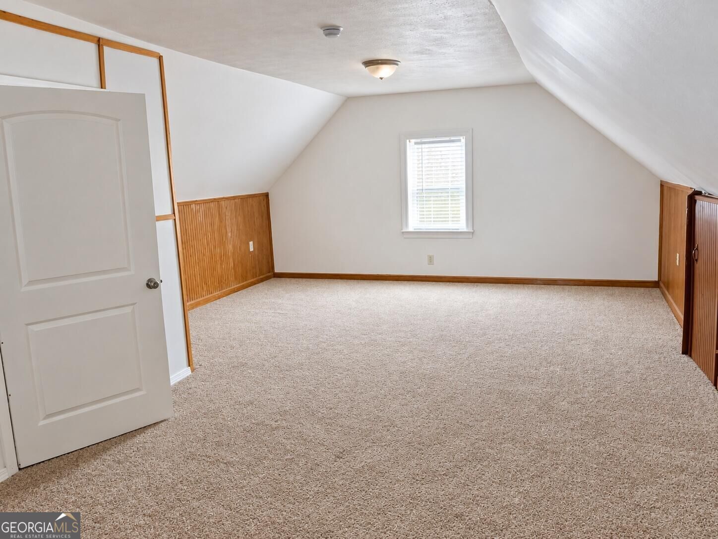 1411 N Lee Street Property Photo 8