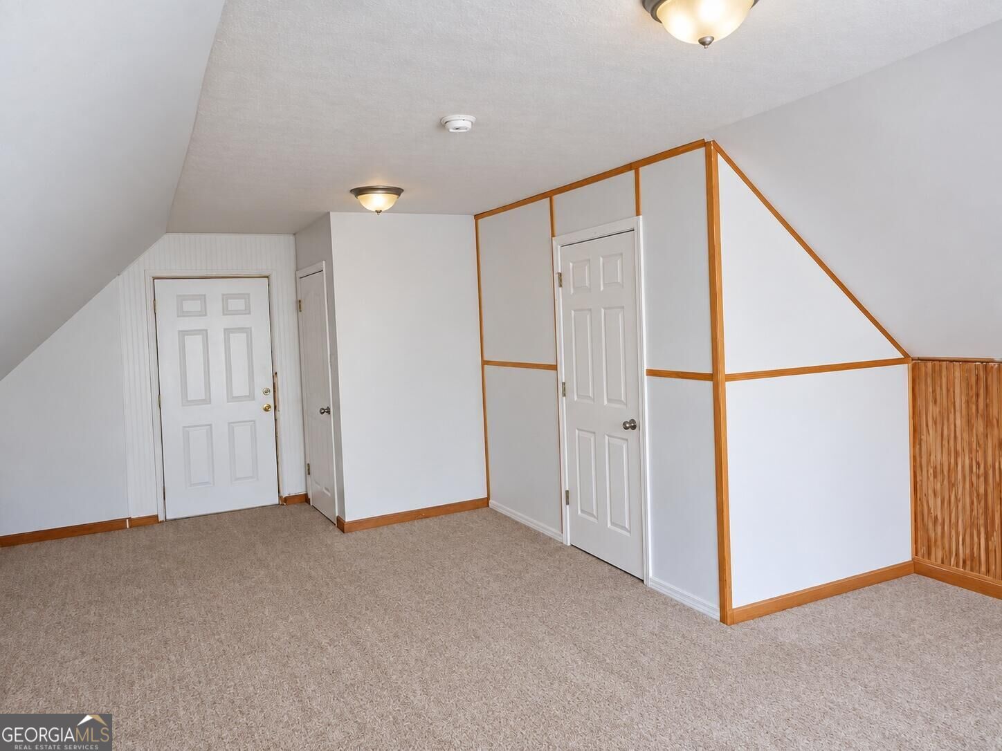 1411 N Lee Street Property Photo 9