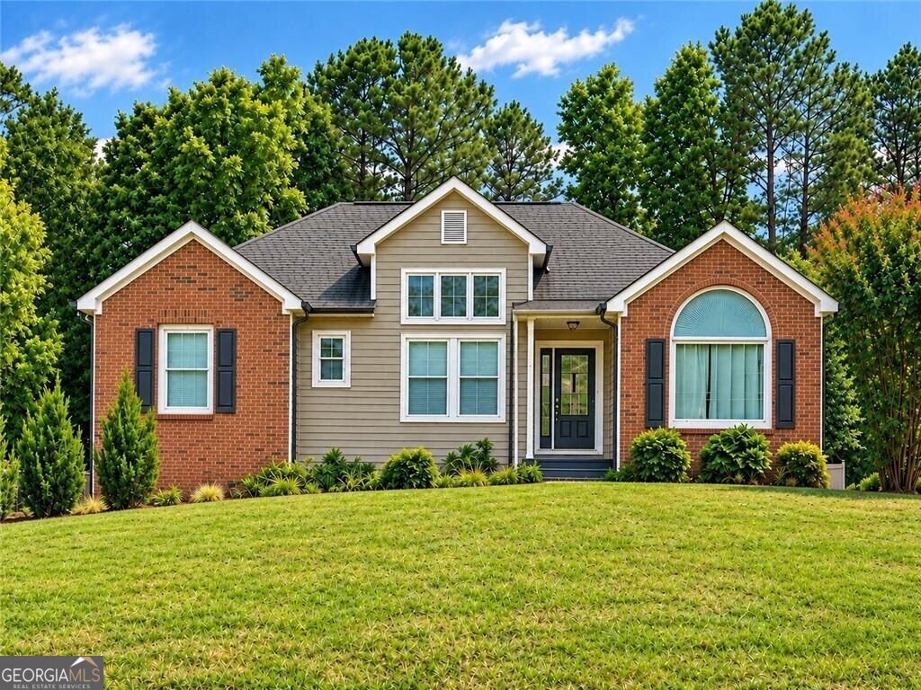 154 Camden Woods Drive Property Photo 2