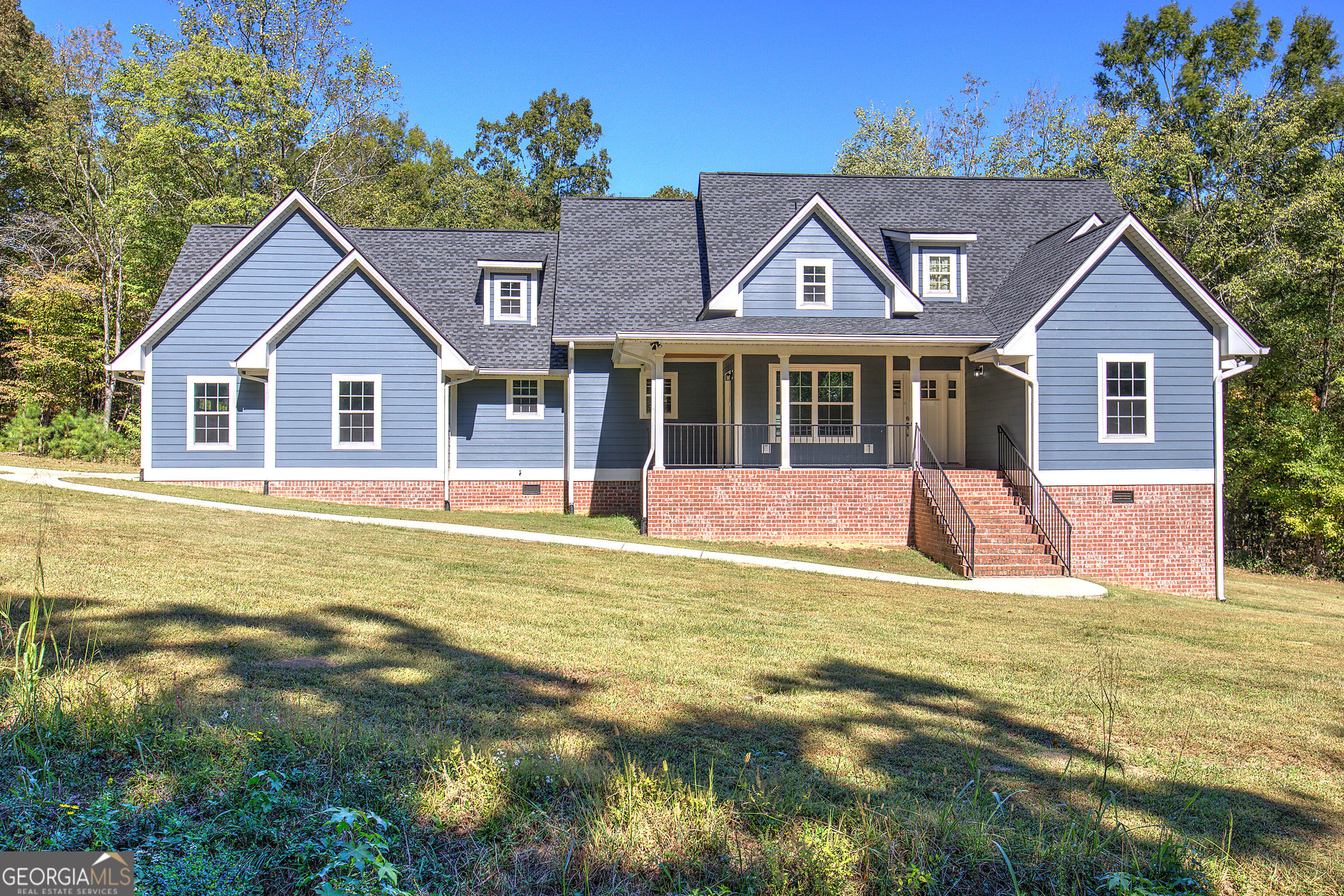 400 Lake View Circle Property Photo 1