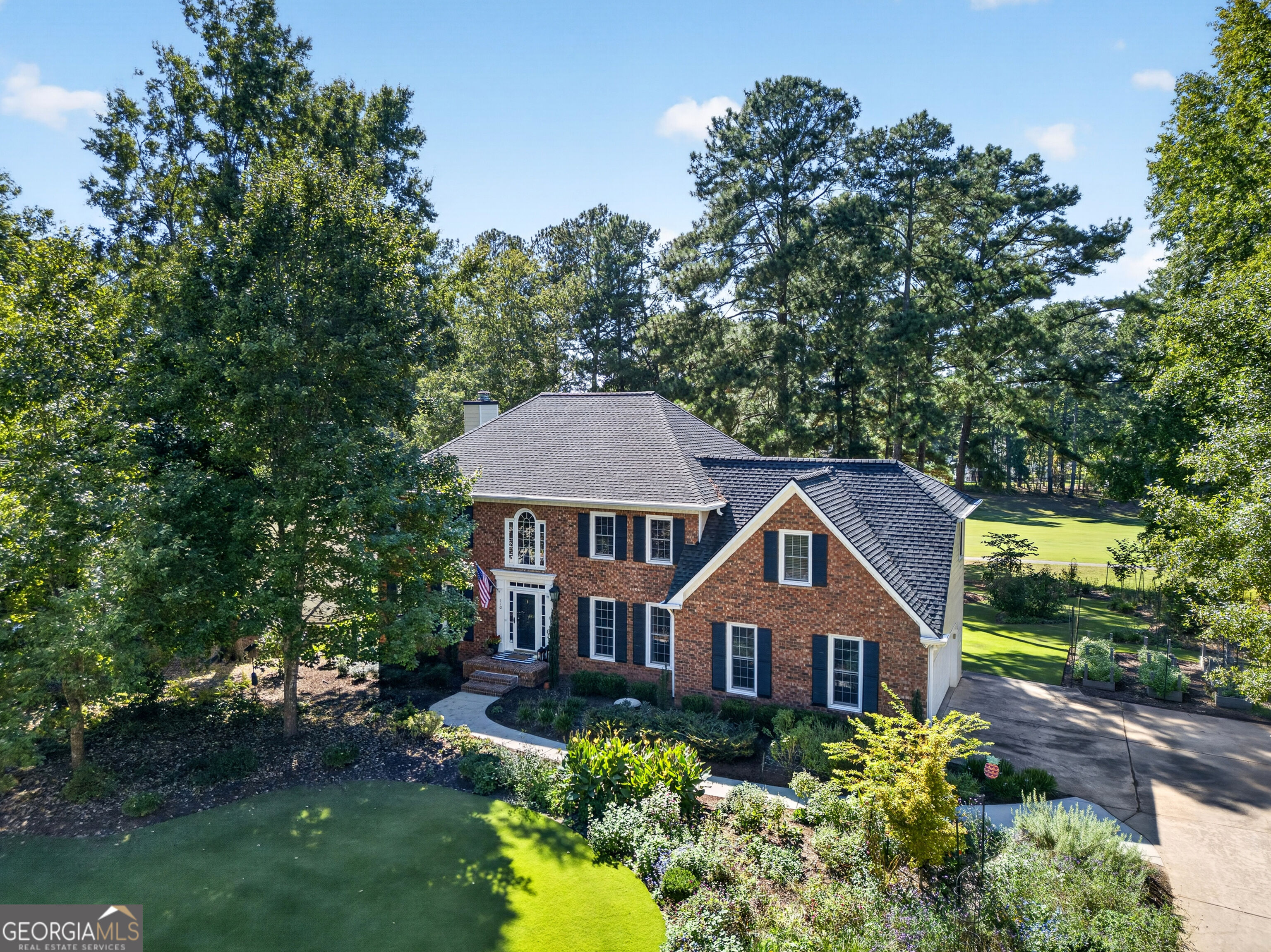 110 Colonnade Drive Property Photo 3