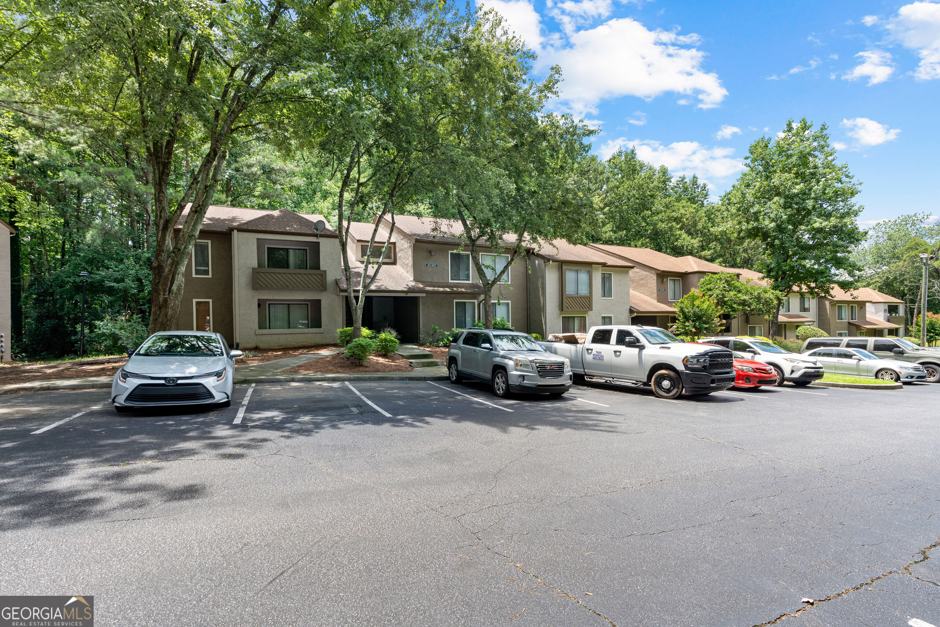 814 Seasons Parkway Property Photo 1