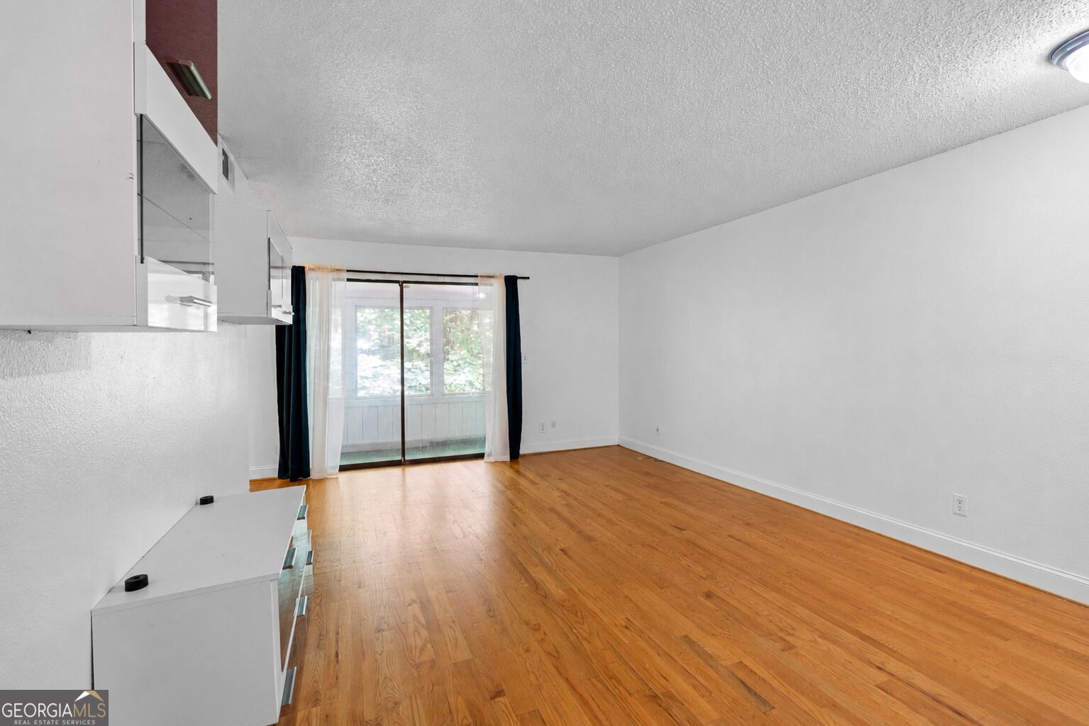 814 Seasons Parkway Property Photo 3