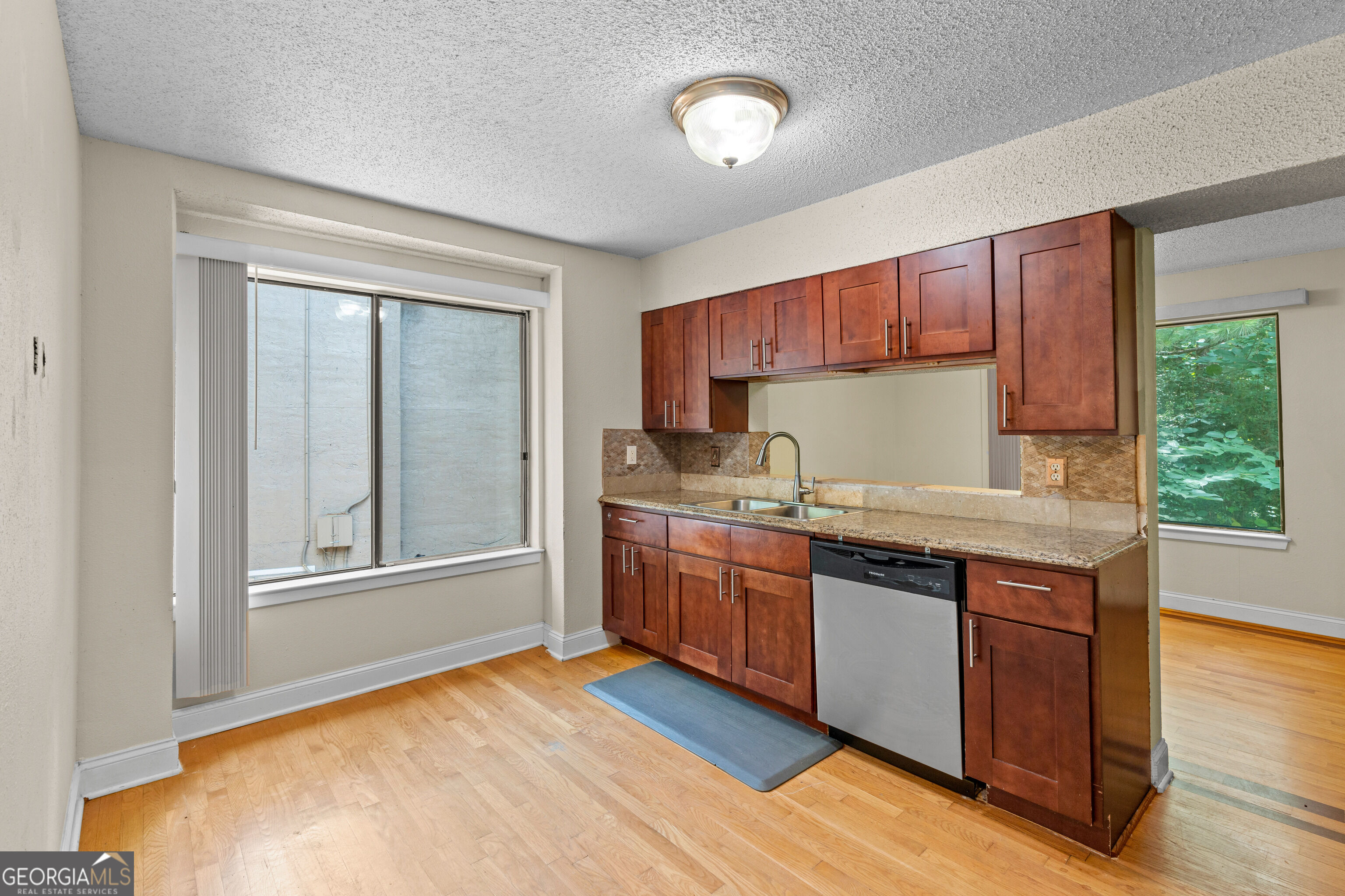 814 Seasons Parkway Property Photo 7