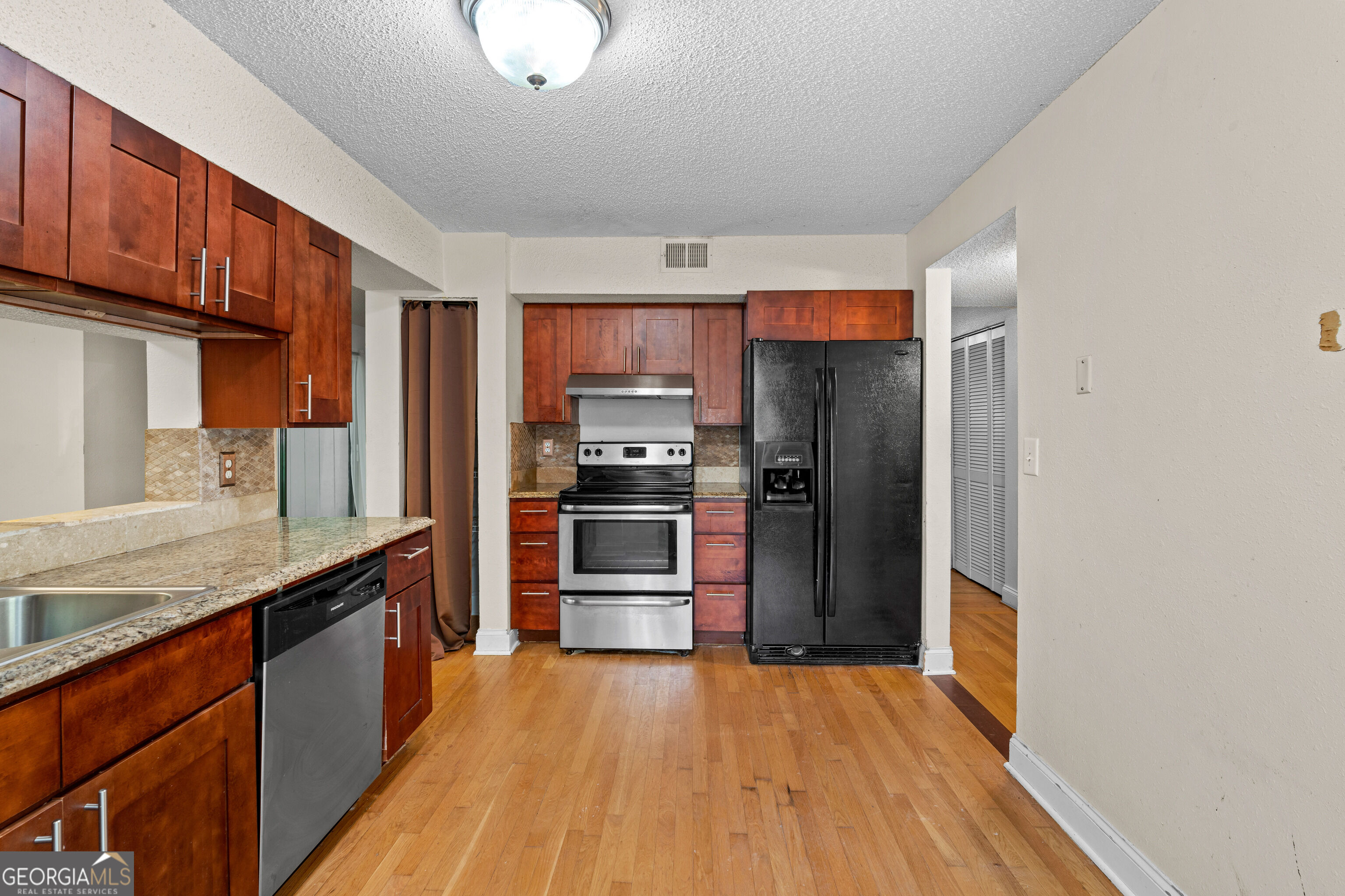 814 Seasons Parkway Property Photo 8