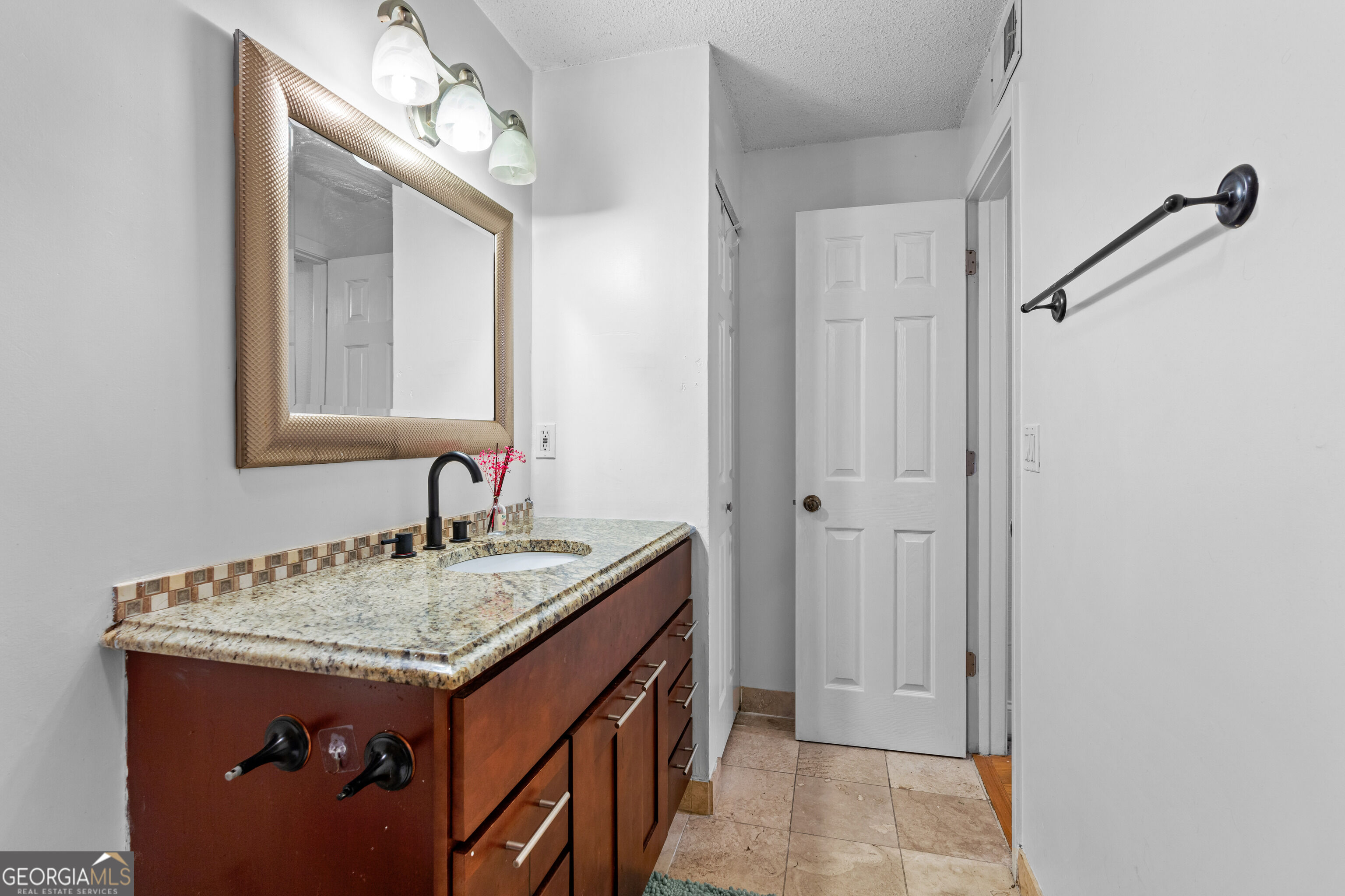 814 Seasons Parkway Property Photo 14