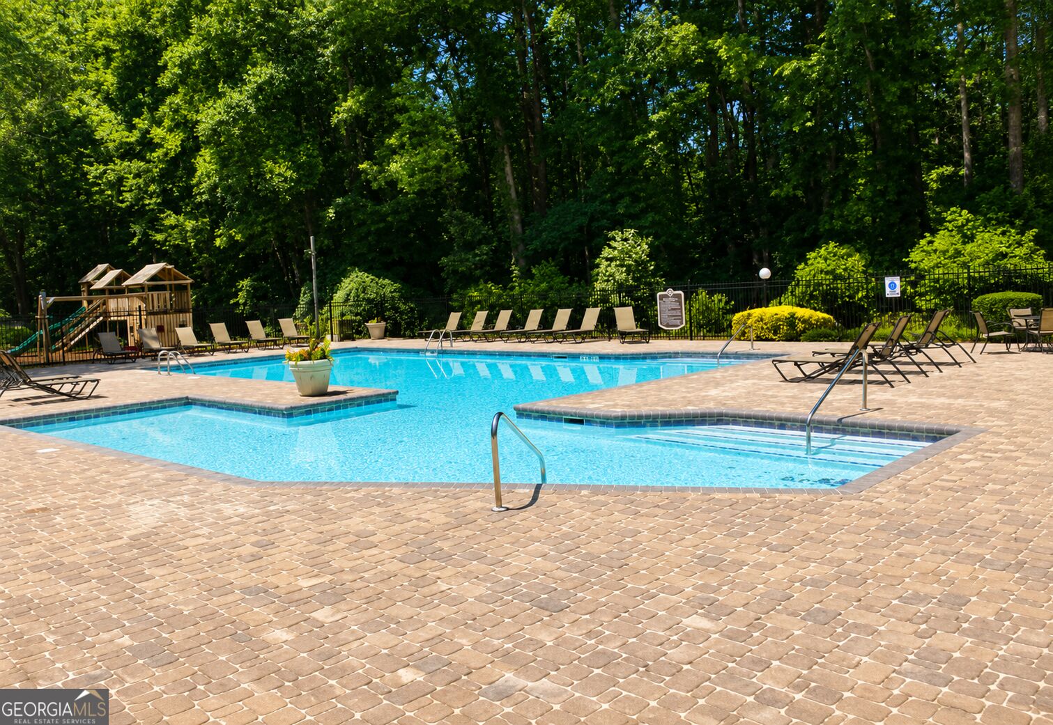 814 Seasons Parkway Property Photo 24