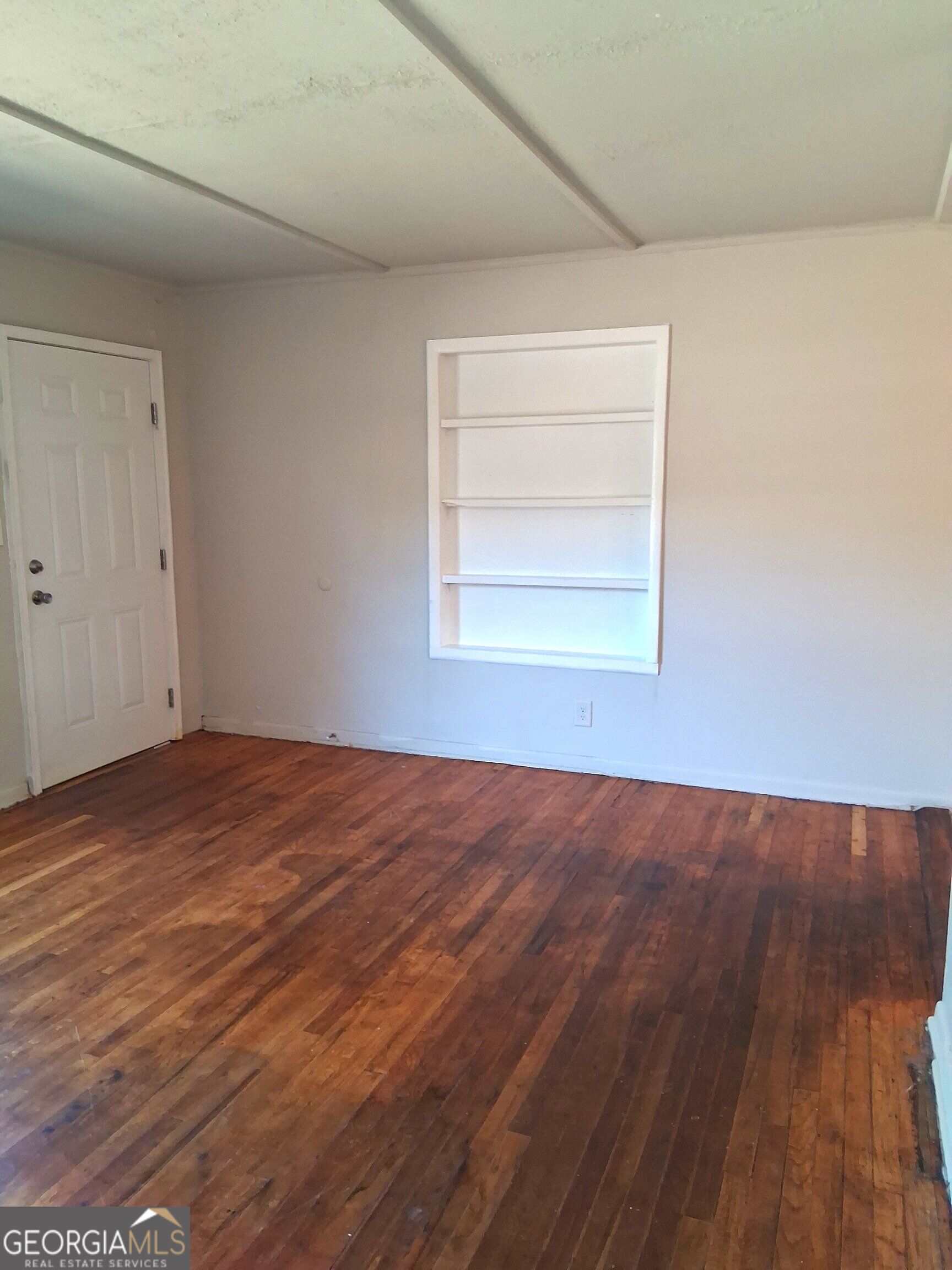 2454 Anthony Circle Property Photo 4