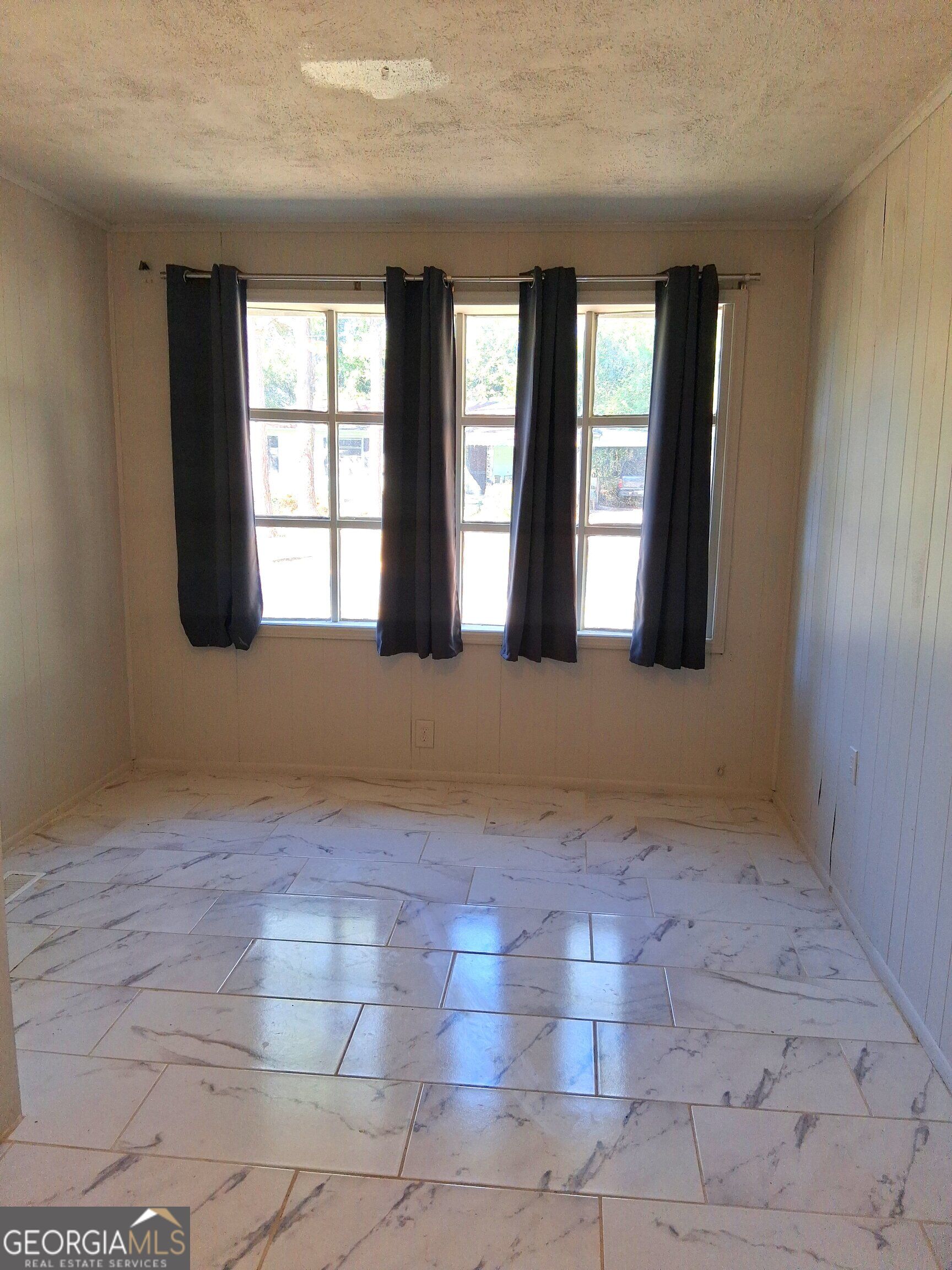 2454 Anthony Circle Property Photo 9