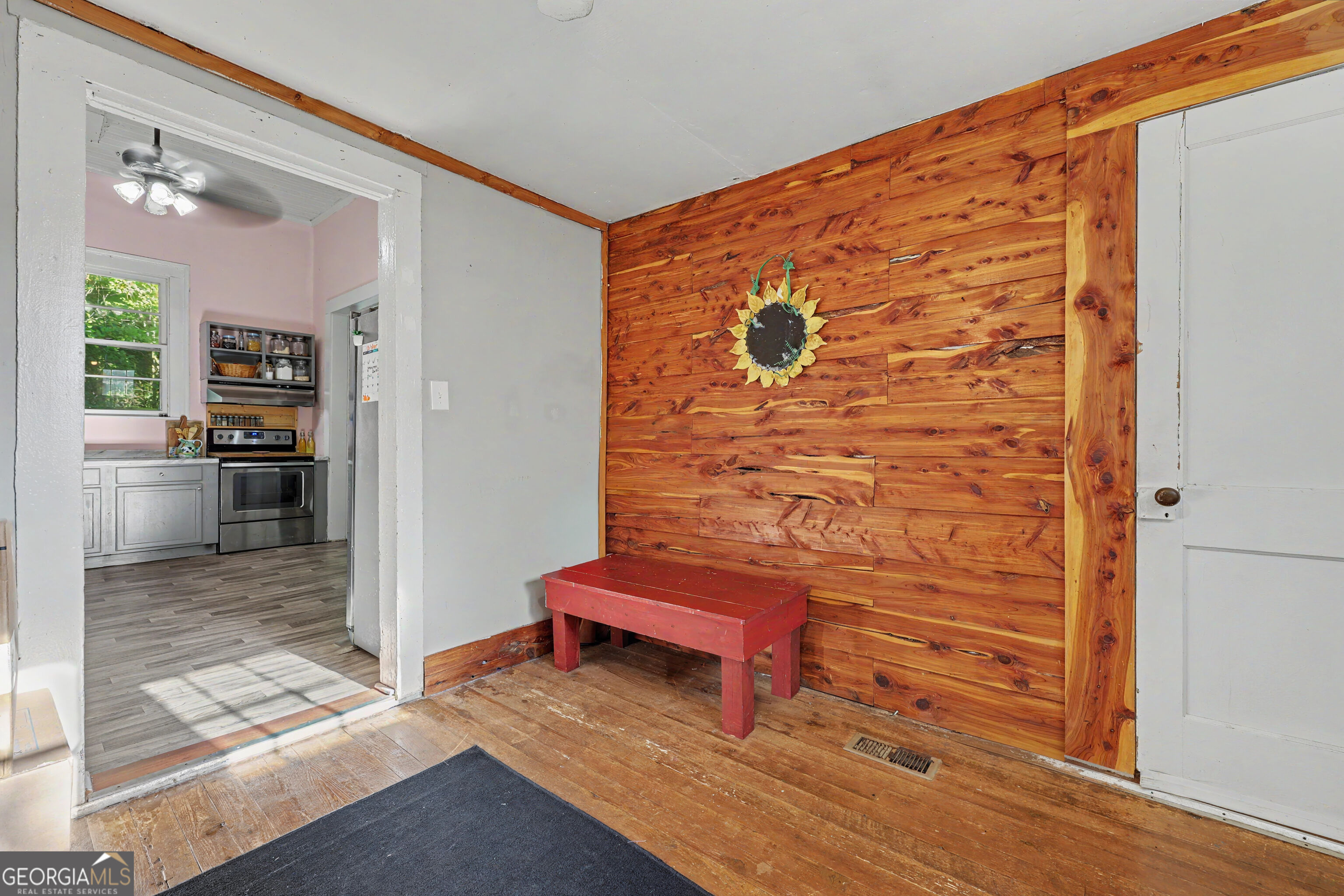 95 Hood Street Property Photo 11